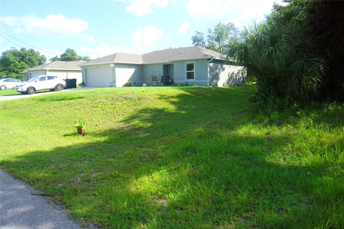 Port Charlotte - Land