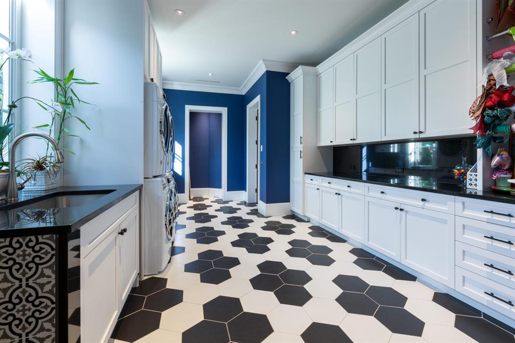 NORTH PALM BEACH VILLAGE OF 6 - Residential