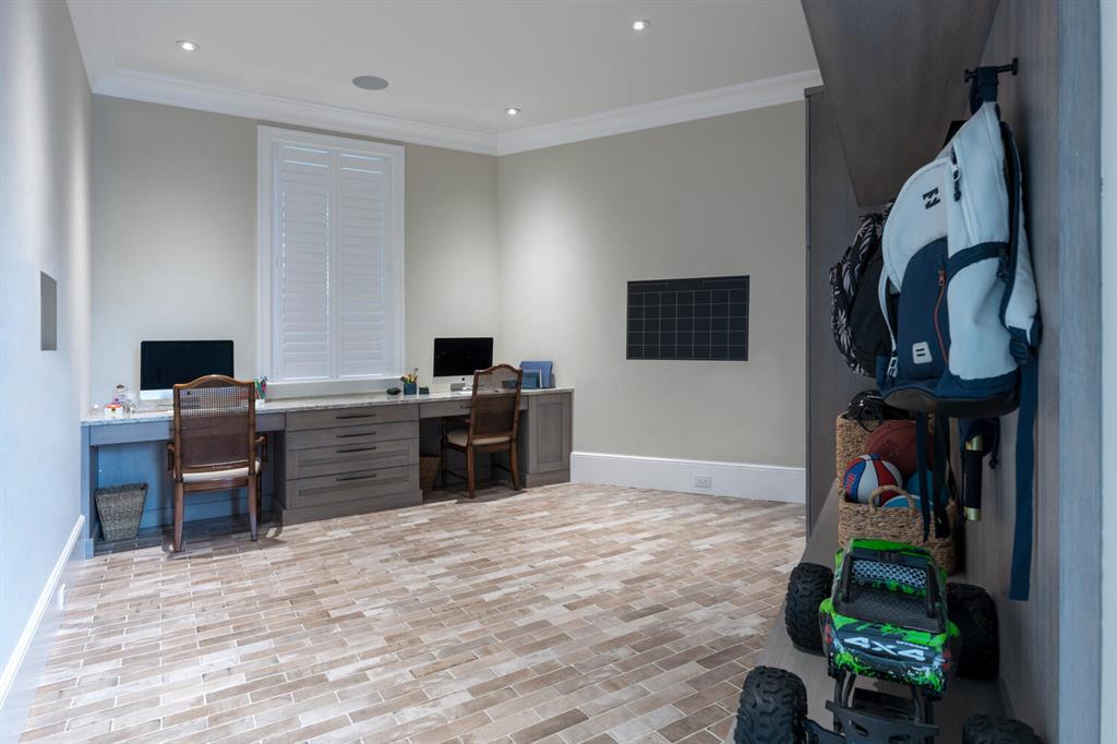 NORTH PALM BEACH VILLAGE OF 6 - Residential