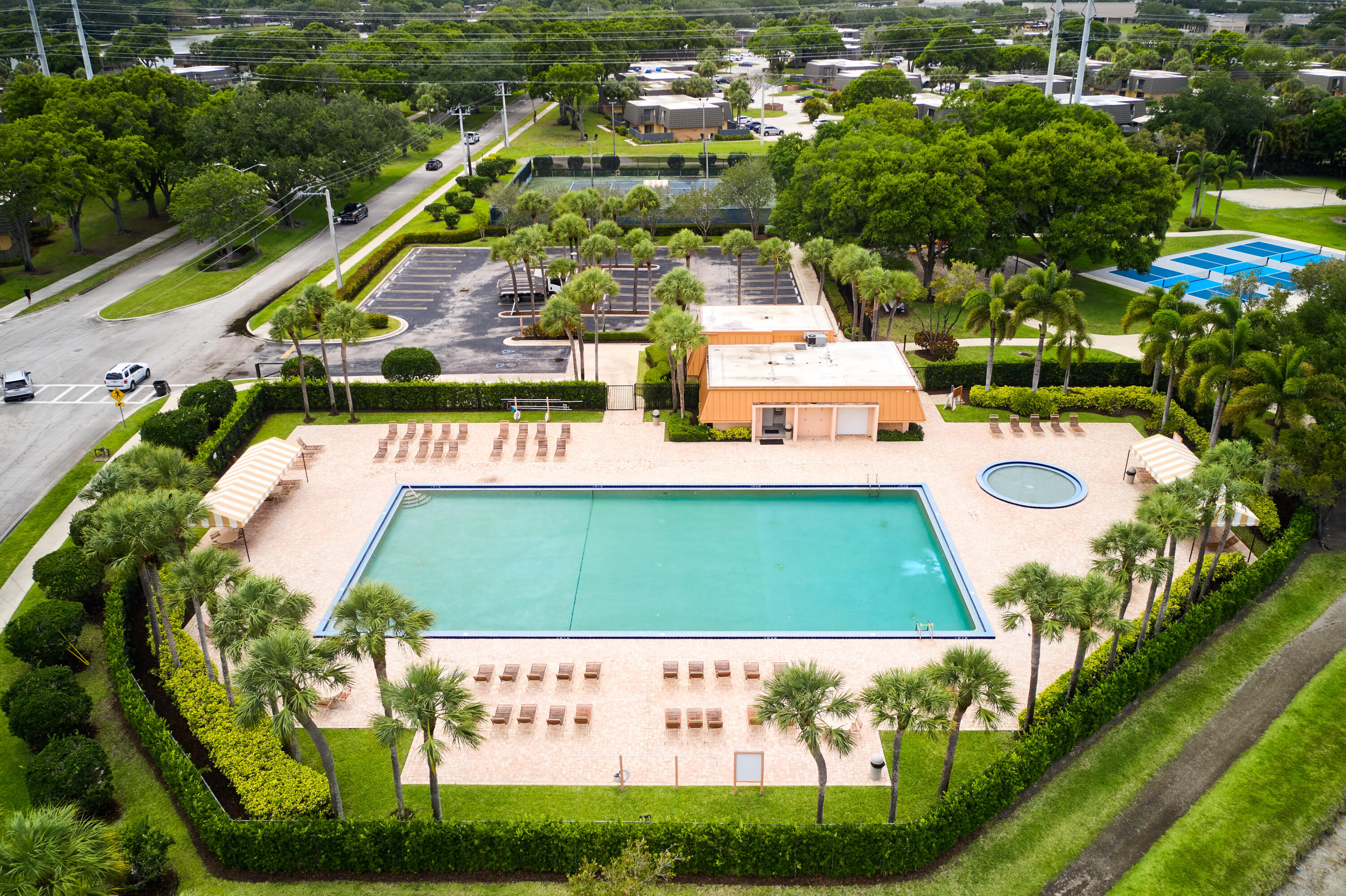 Sandalwood Lakes - Residential