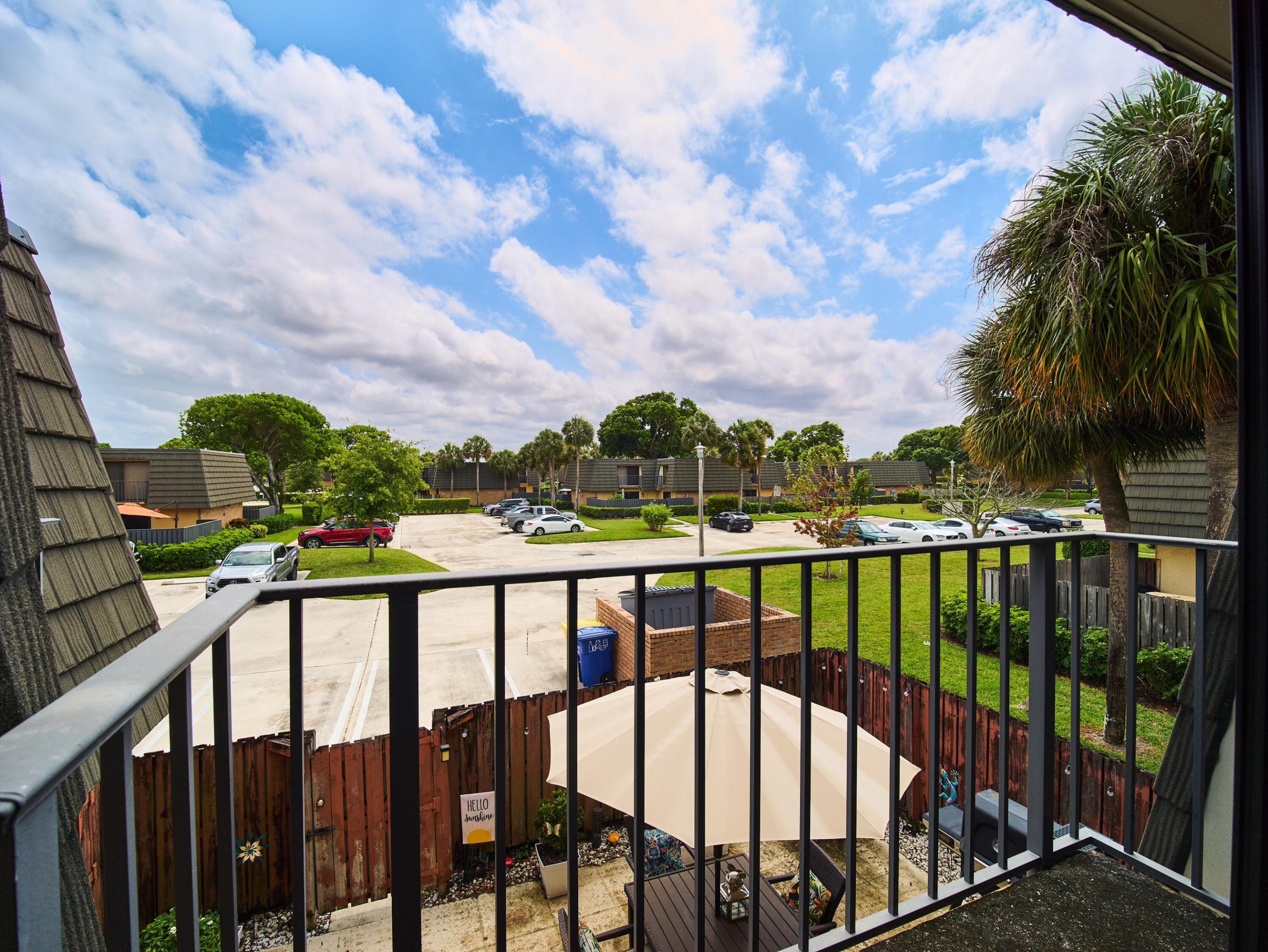 Sandalwood Lakes - Residential