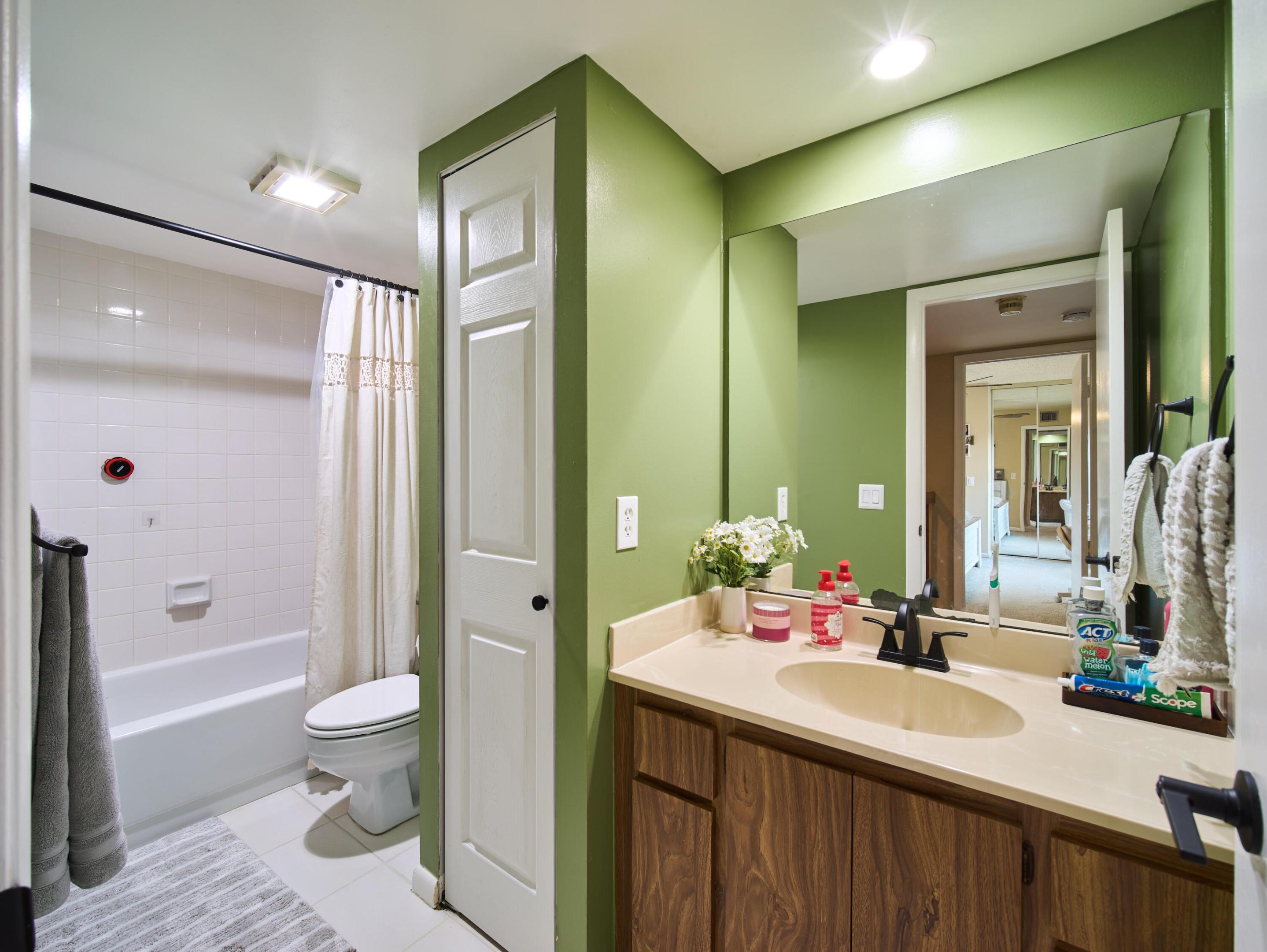 Sandalwood Lakes - Residential