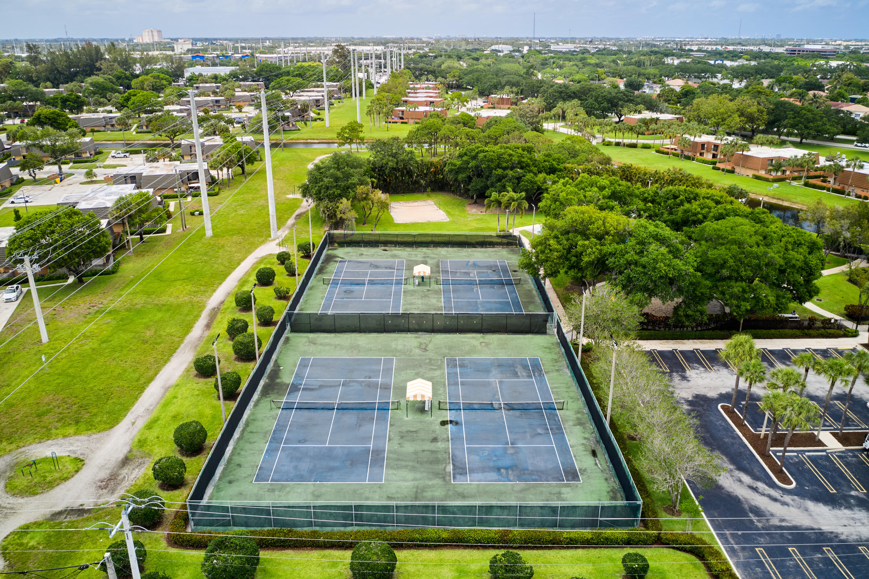Sandalwood Lakes - Residential