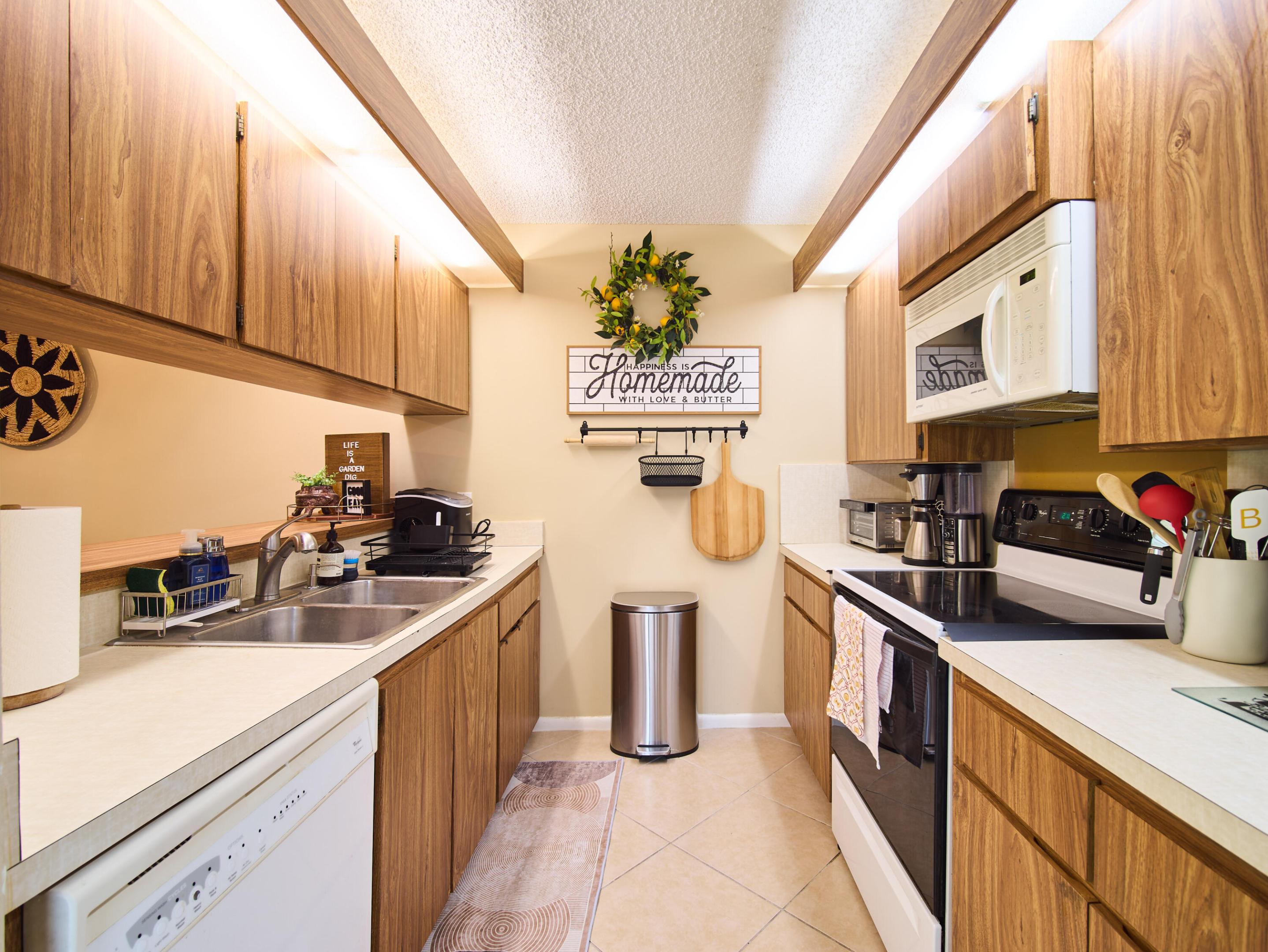 Sandalwood Lakes - Residential