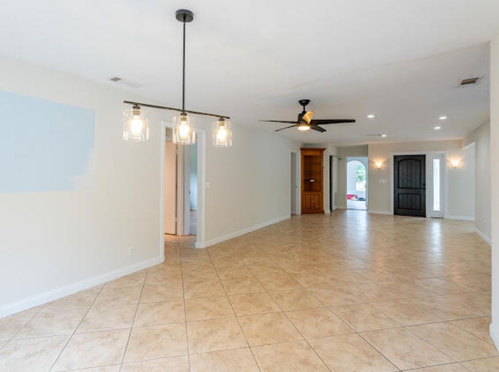 Photo of 10046 175th Road N, Jupiter, FL 33458 (MLS # R10953896)