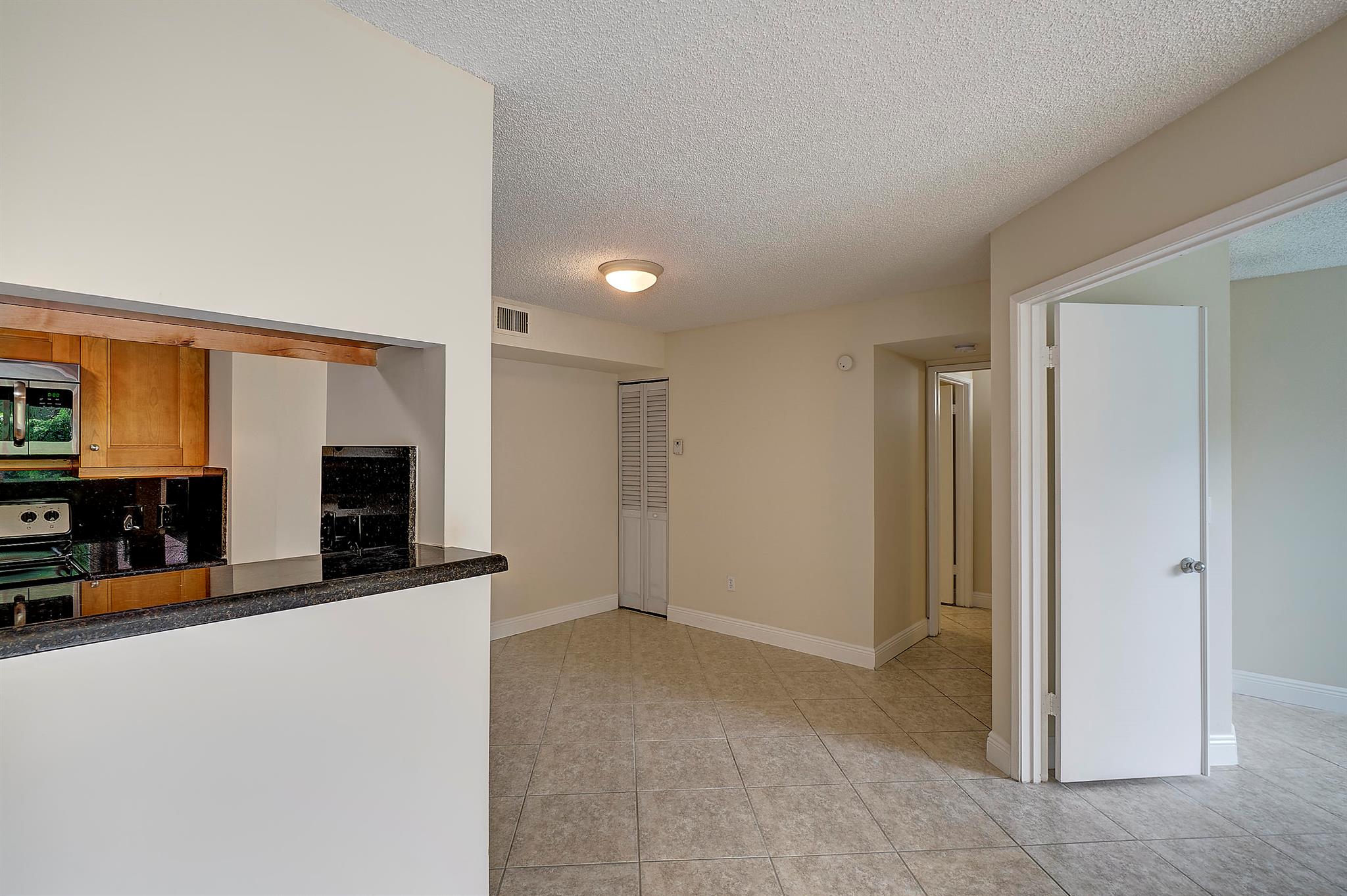 YACHT CLUB ON THE INTRACO - Residential Lease