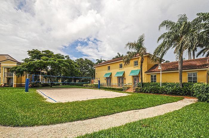 YACHT CLUB ON THE INTRACO - Residential Lease