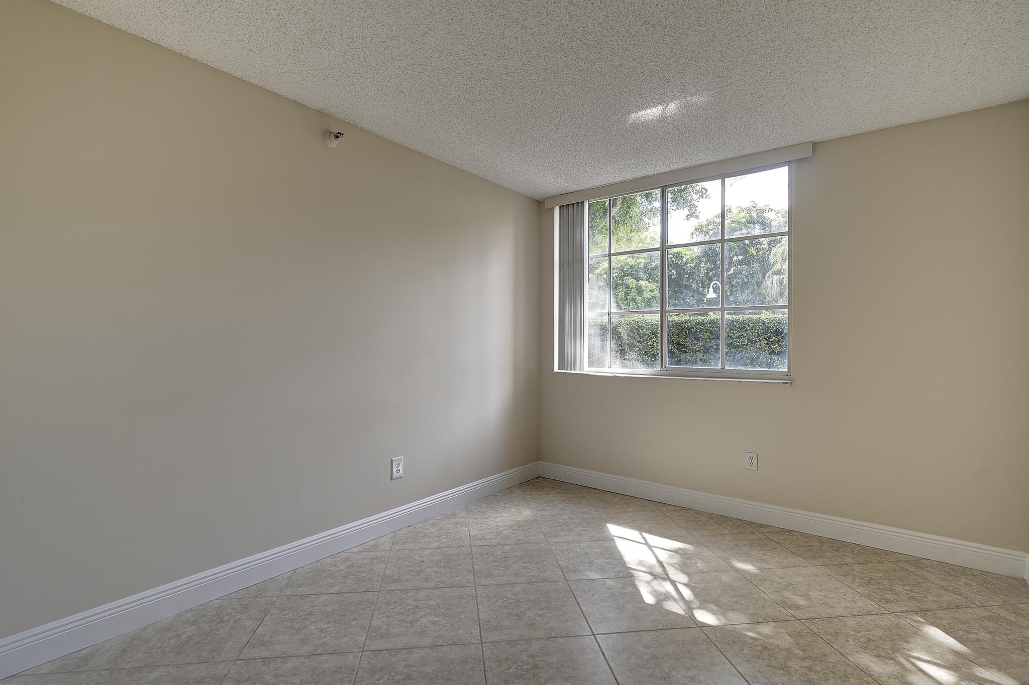 YACHT CLUB ON THE INTRACO - Residential Lease