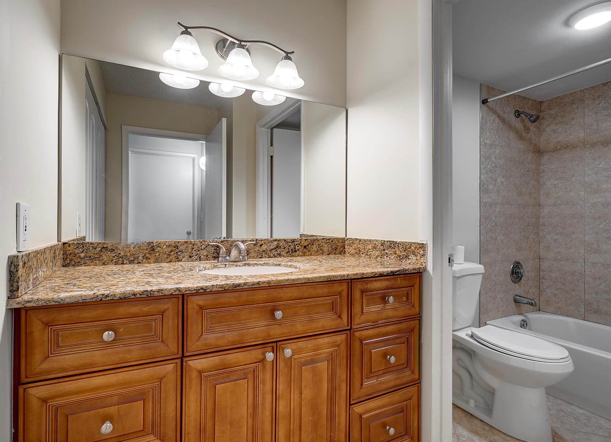 YACHT CLUB ON THE INTRACO - Residential Lease