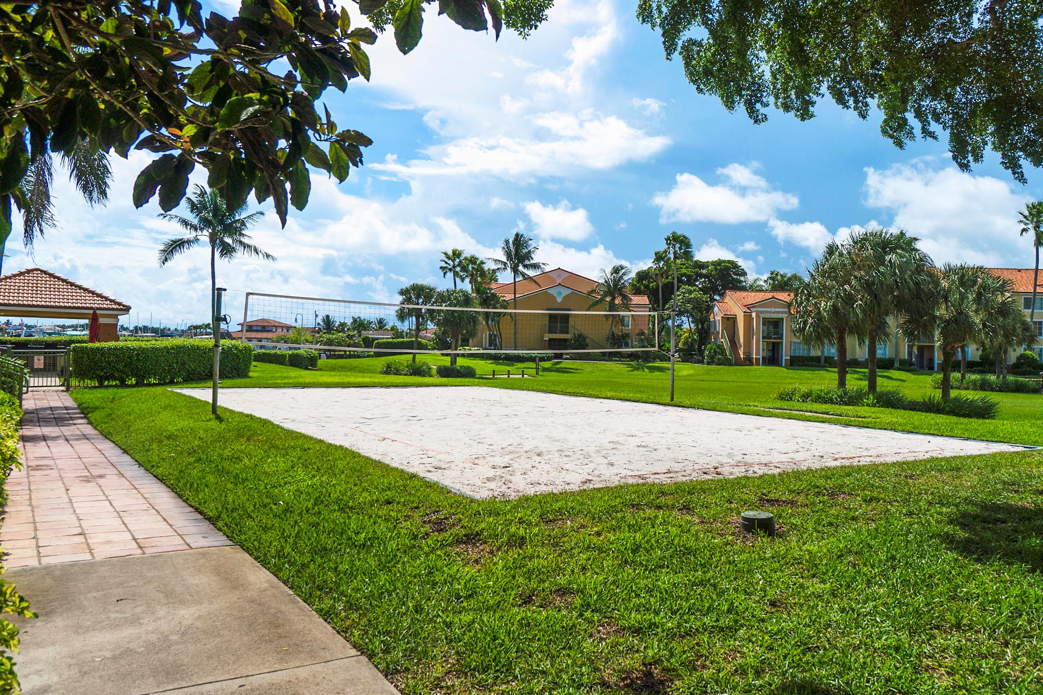 YACHT CLUB ON THE INTRACO - Residential Lease