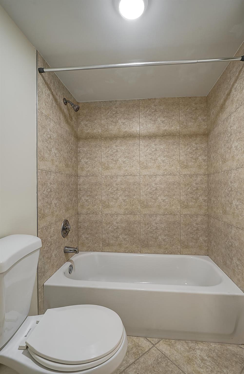 YACHT CLUB ON THE INTRACO - Residential Lease