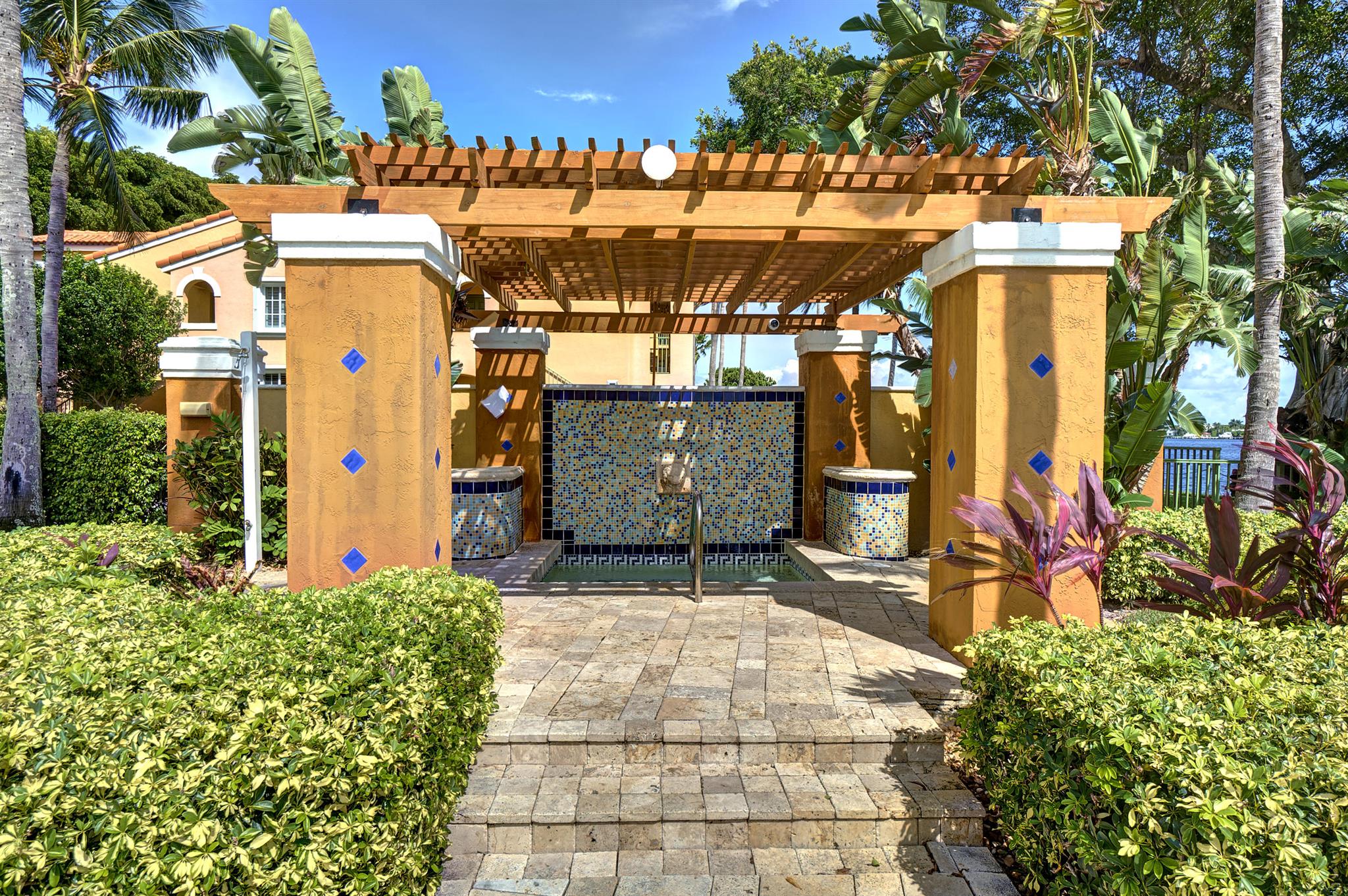 YACHT CLUB ON THE INTRACO - Residential Lease