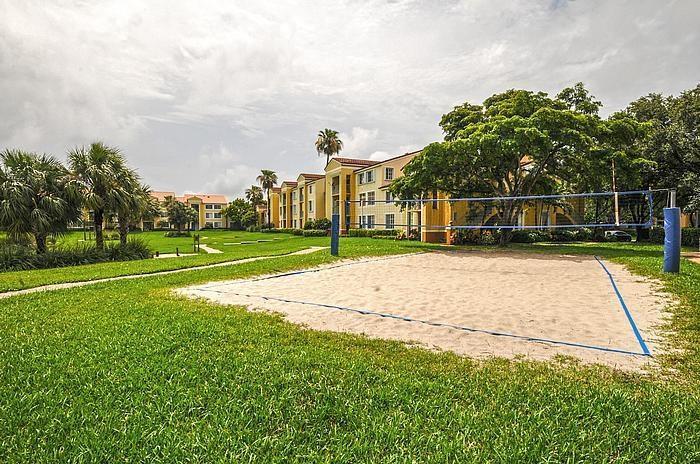 YACHT CLUB ON THE INTRACO - Residential Lease