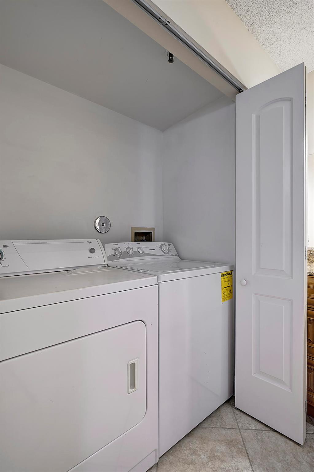 YACHT CLUB ON THE INTRACO - Residential Lease