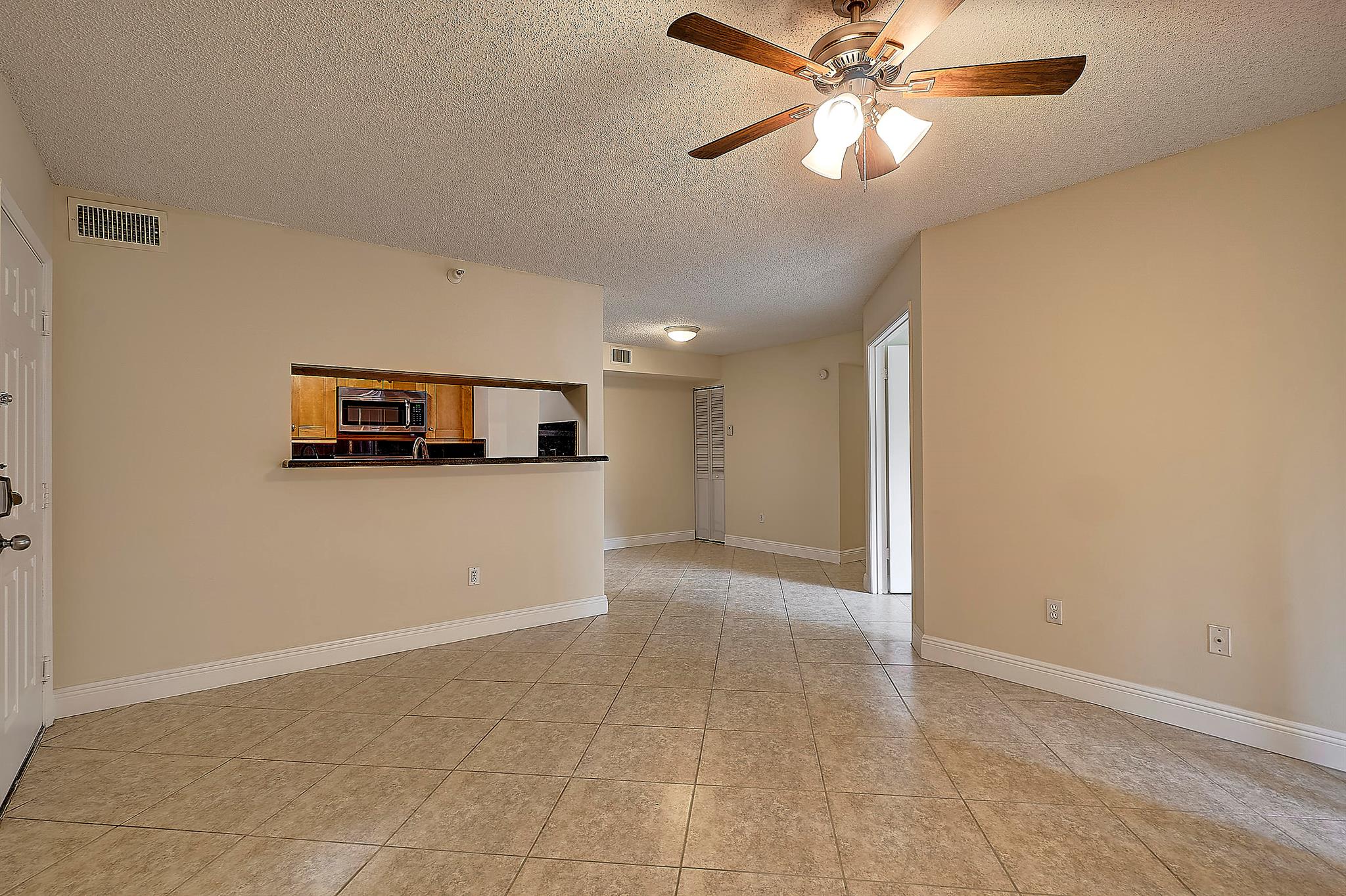 YACHT CLUB ON THE INTRACO - Residential Lease