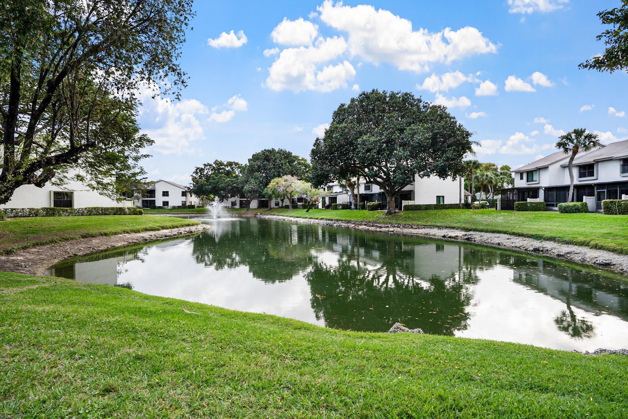 BAYWOOD VILLAGE II-B COND - Residential