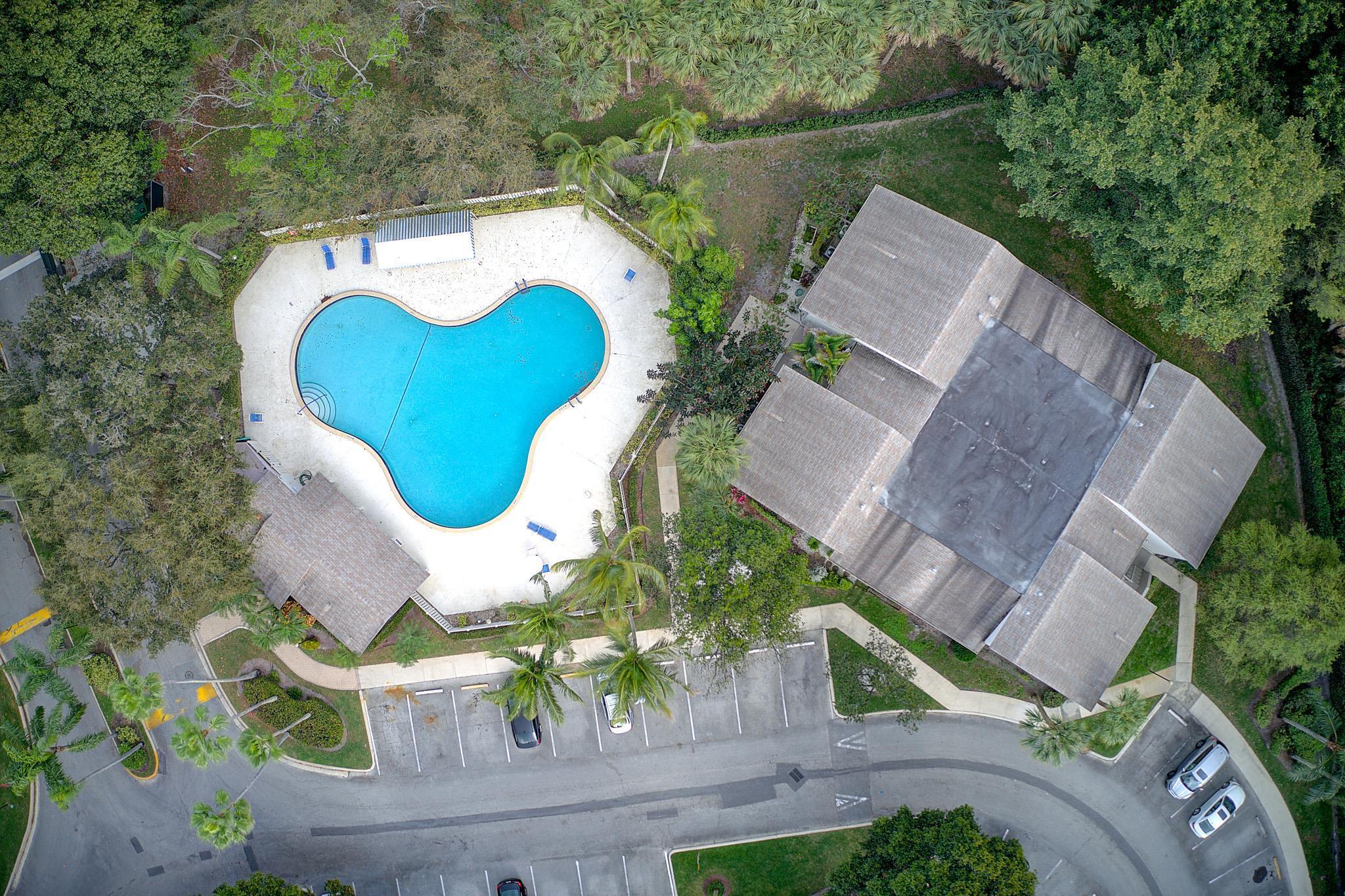 BAYWOOD VILLAGE II-B COND - Residential