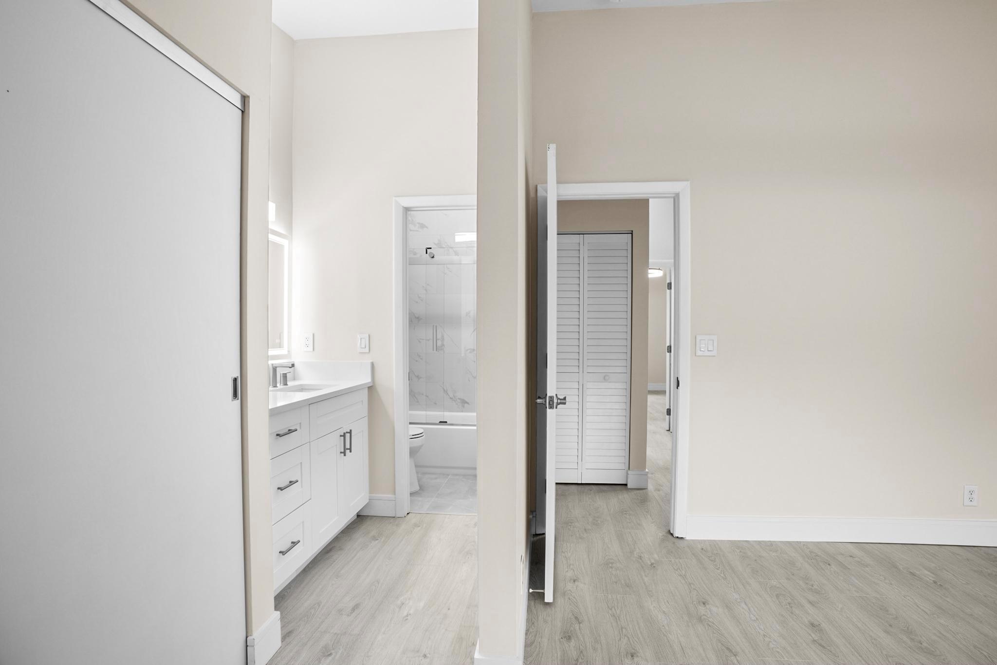 BAYWOOD VILLAGE II-B COND - Residential