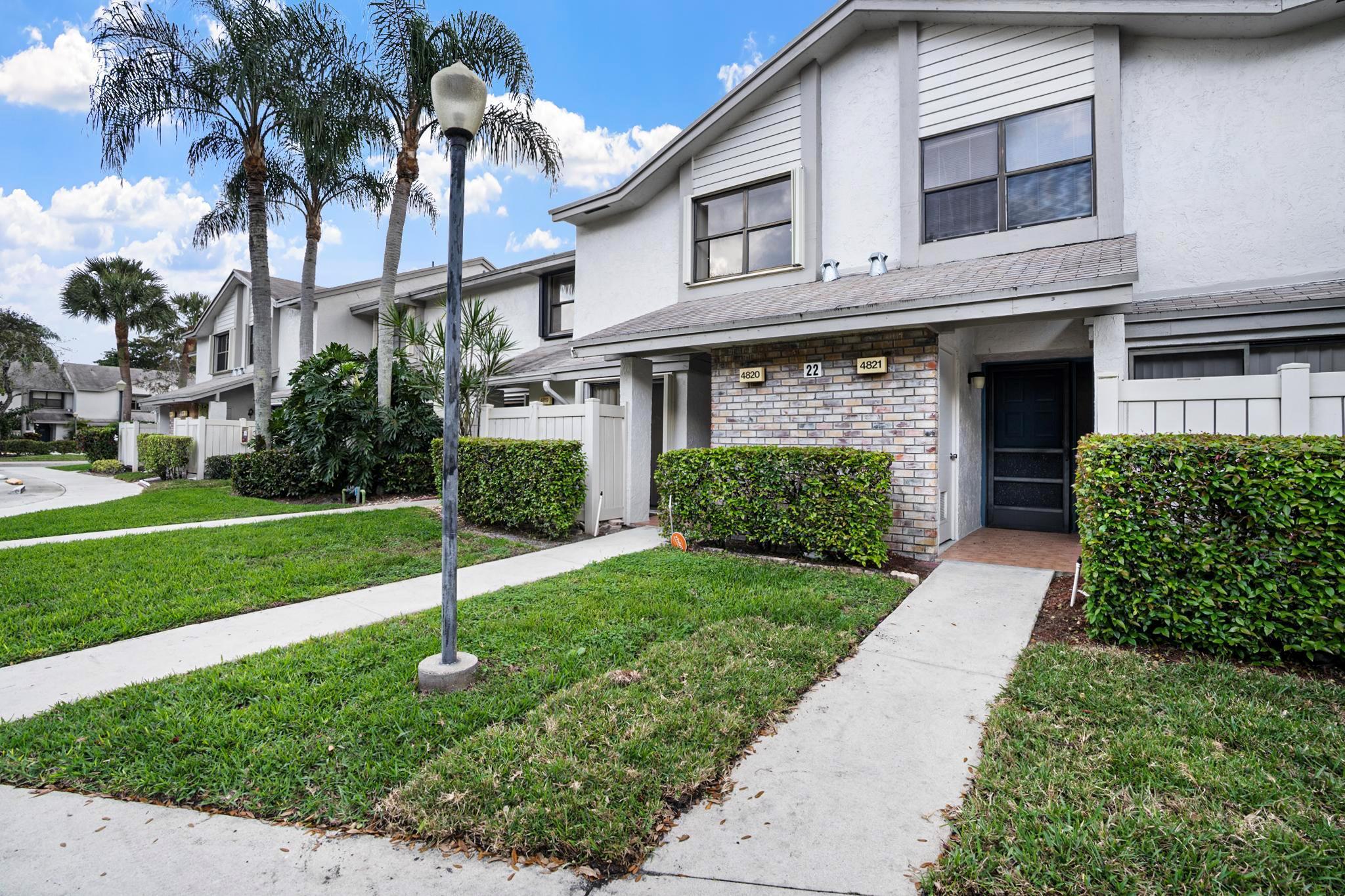 BAYWOOD VILLAGE II-B COND - Residential
