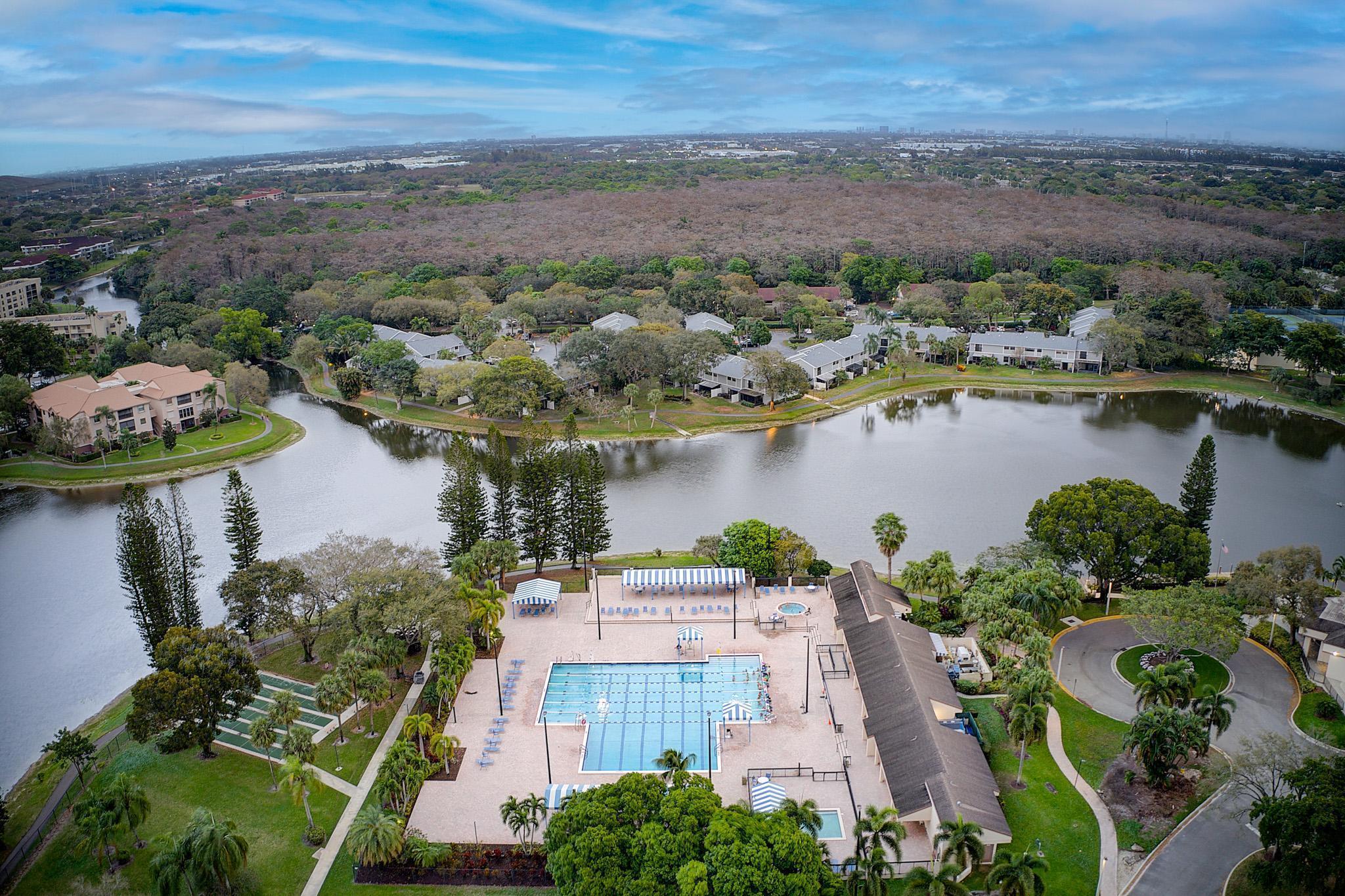 BAYWOOD VILLAGE II-B COND - Residential