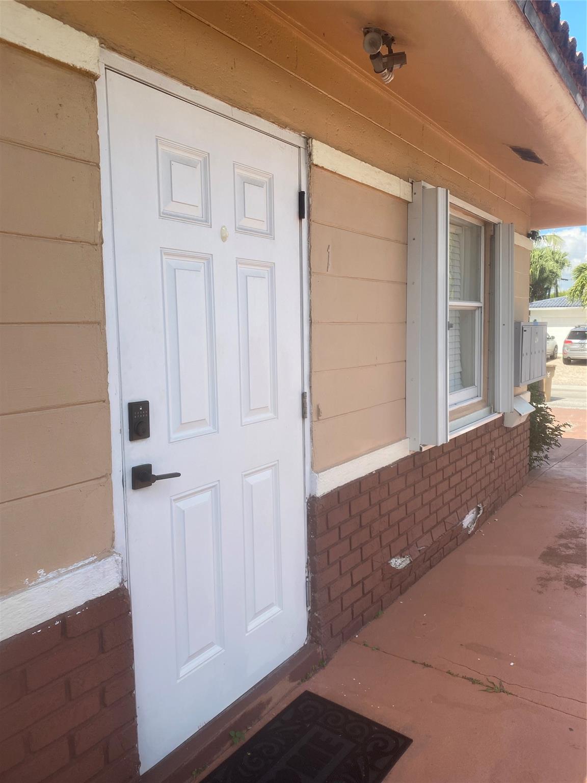 View photos, virtual tours, details... 1932 NE 7th St 1