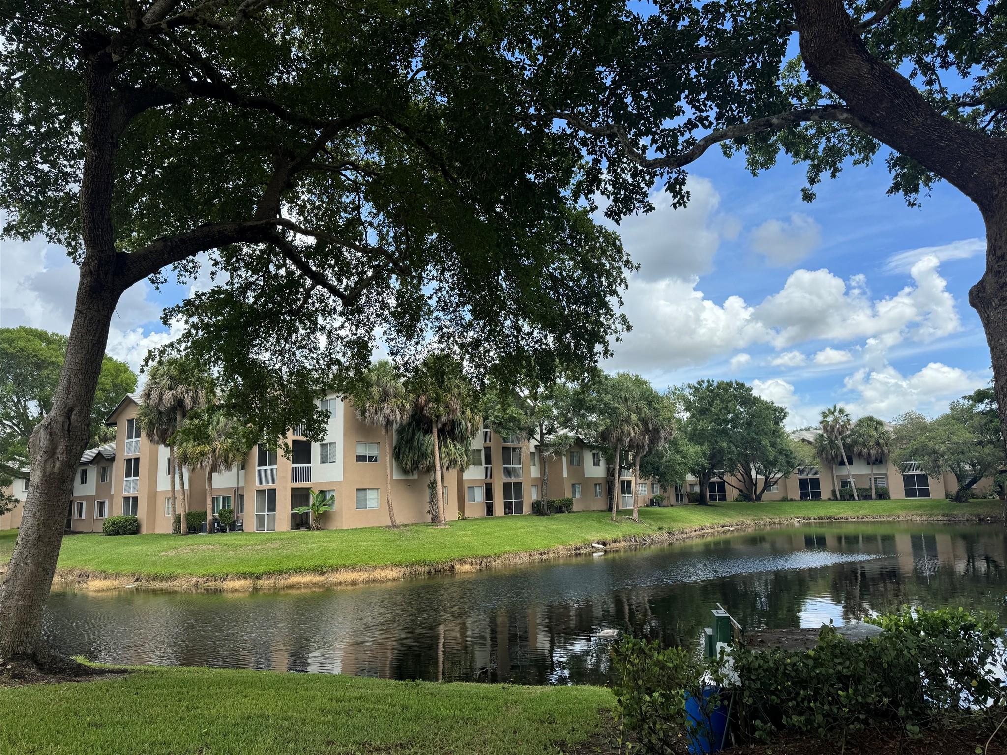 9877 Westview Dr 627