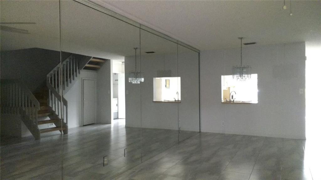 GOLDEN RAINTREE - Residential