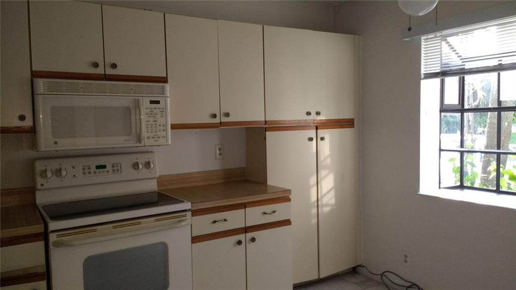 GOLDEN RAINTREE - Residential