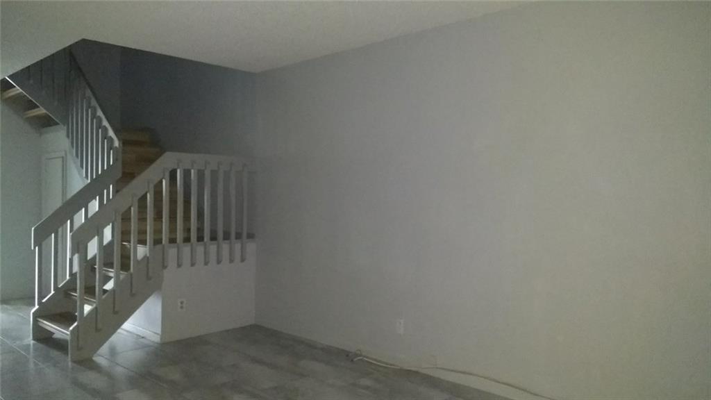 GOLDEN RAINTREE - Residential