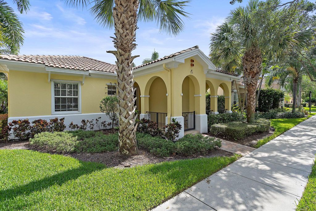 Photo of 158 San Remo Drive, Jupiter, FL 33458 (MLS # R10972330)
