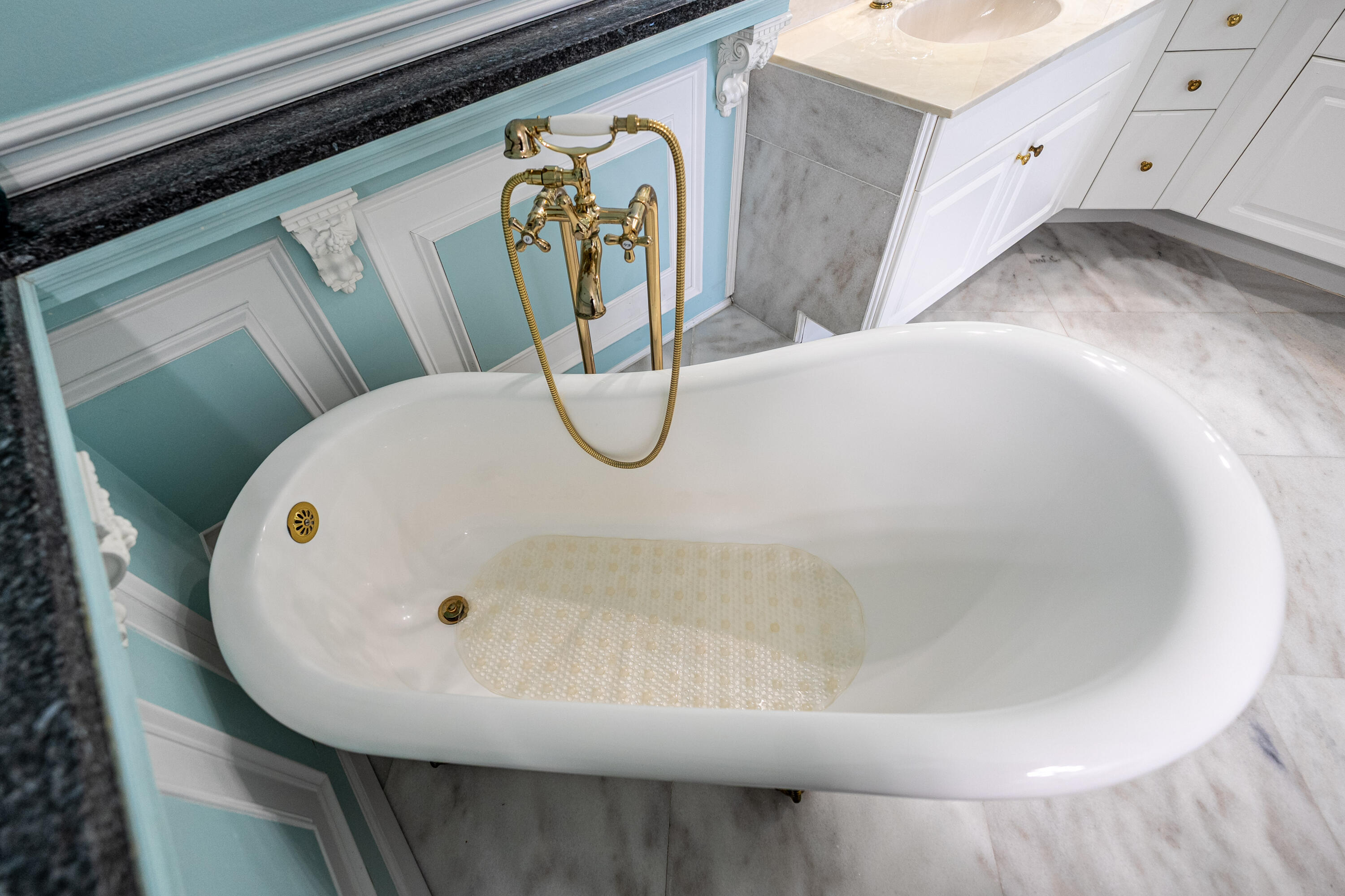 THE ATRIUM ON THE OCEAN, A CONDOMINIUM - Residential