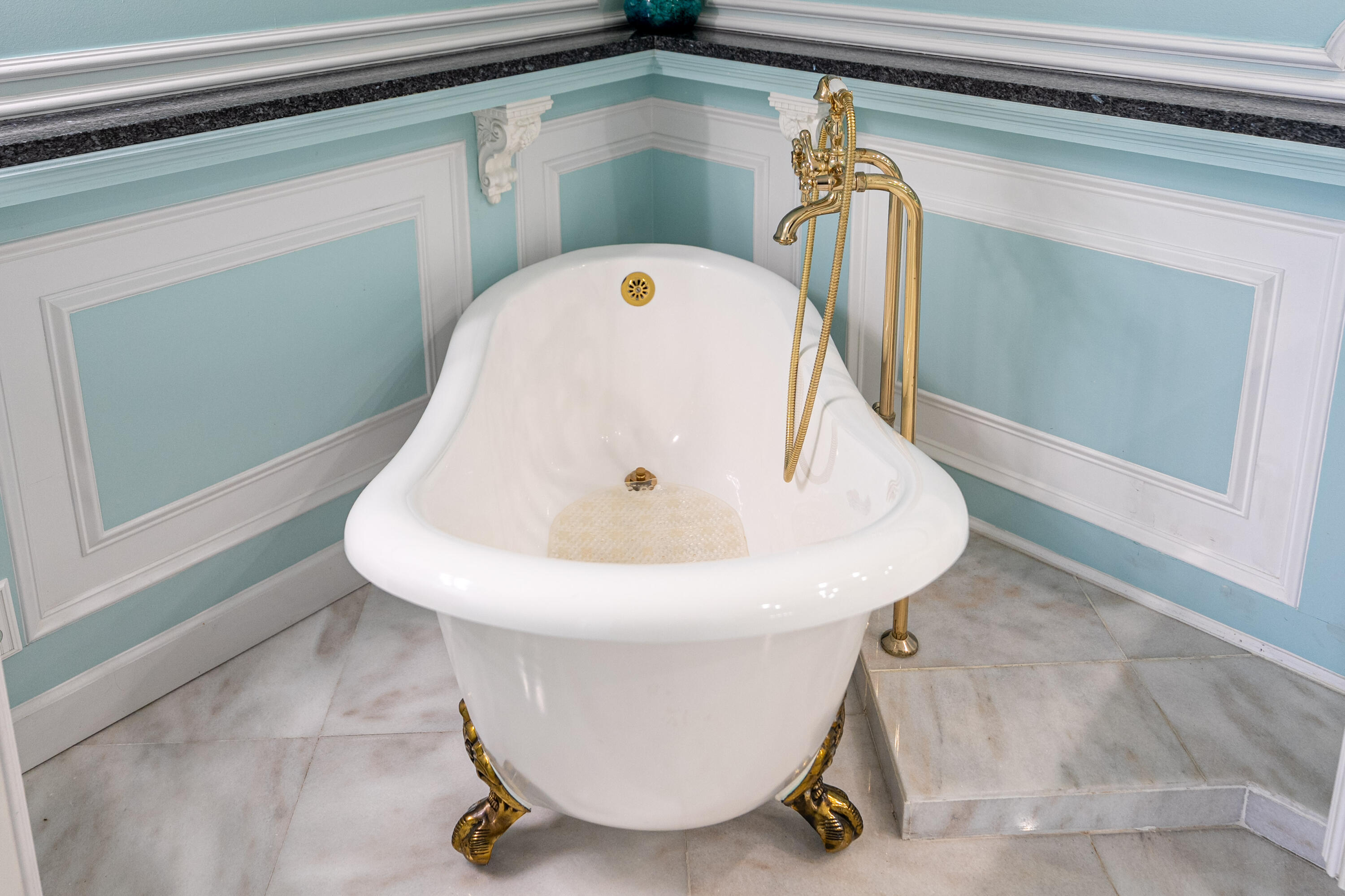 THE ATRIUM ON THE OCEAN, A CONDOMINIUM - Residential