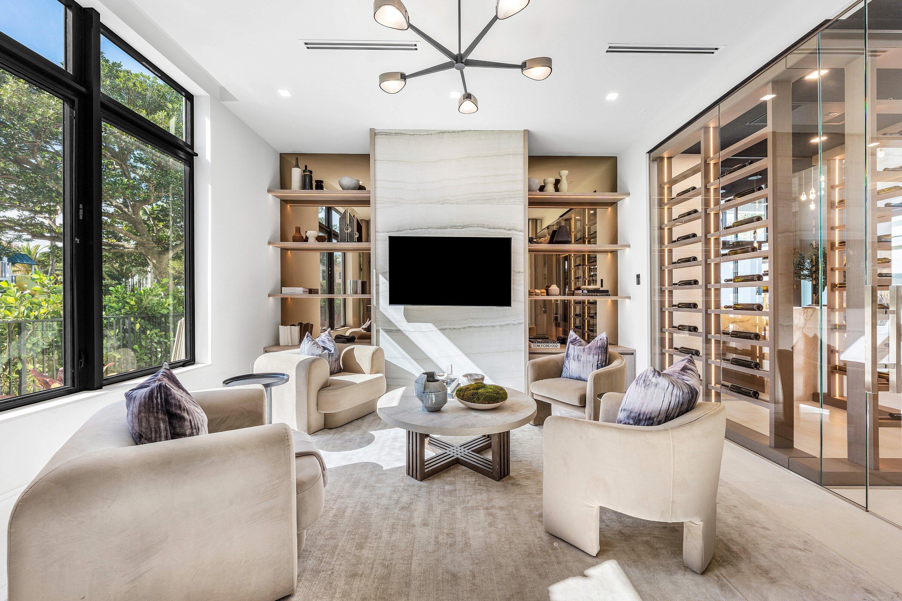 ROYAL PALM YACHT & COUNTRY CLUB - Residential