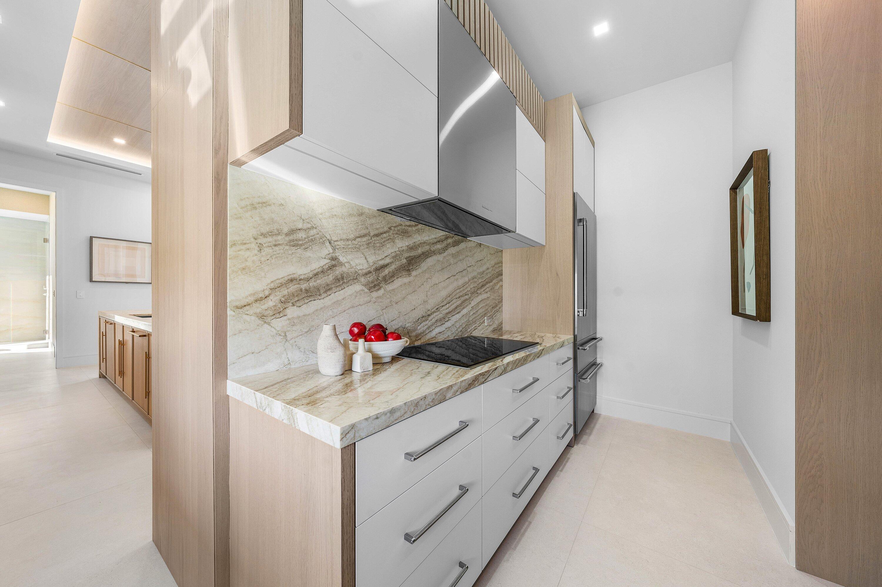 ROYAL PALM YACHT & COUNTRY CLUB - Residential