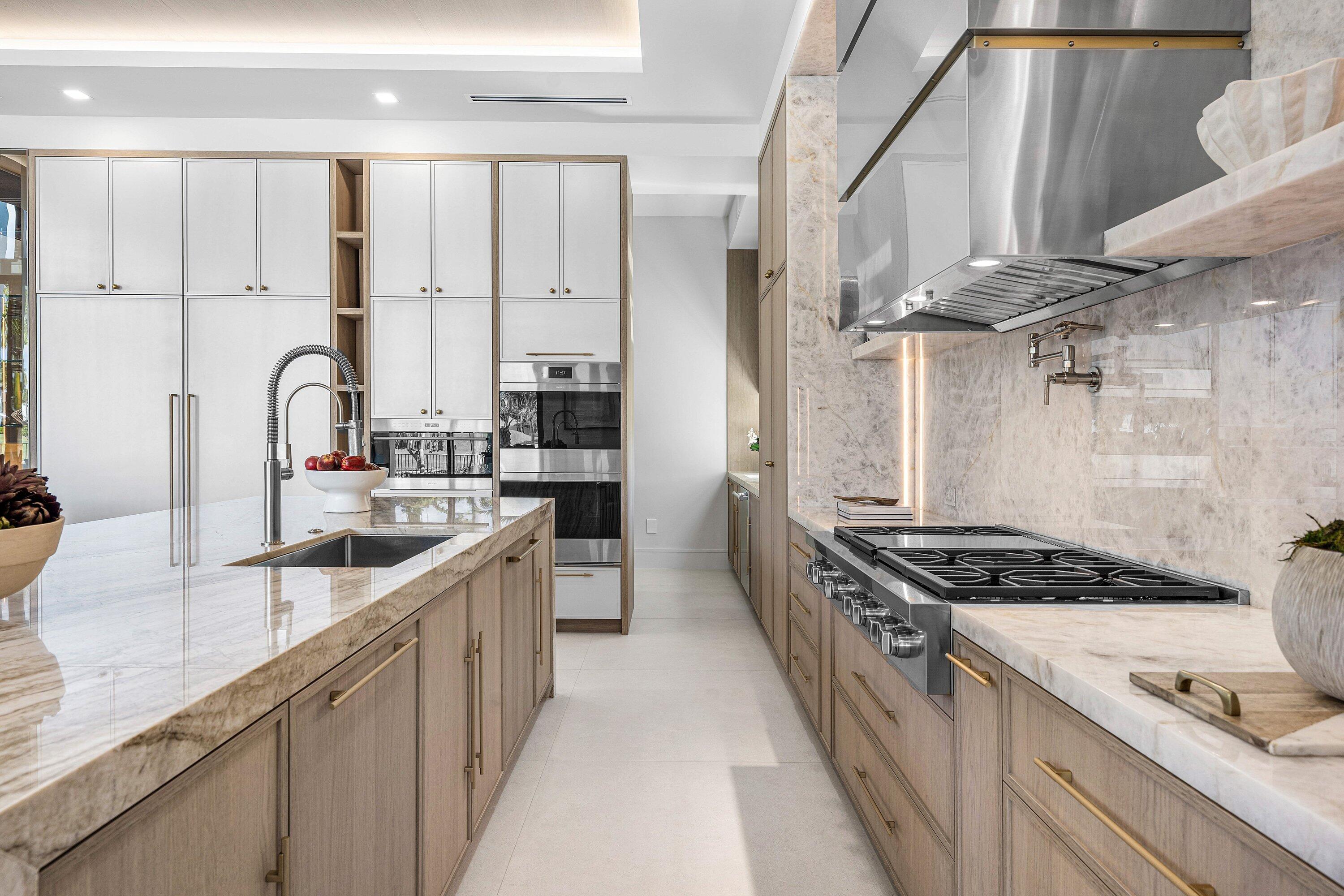 ROYAL PALM YACHT & COUNTRY CLUB - Residential