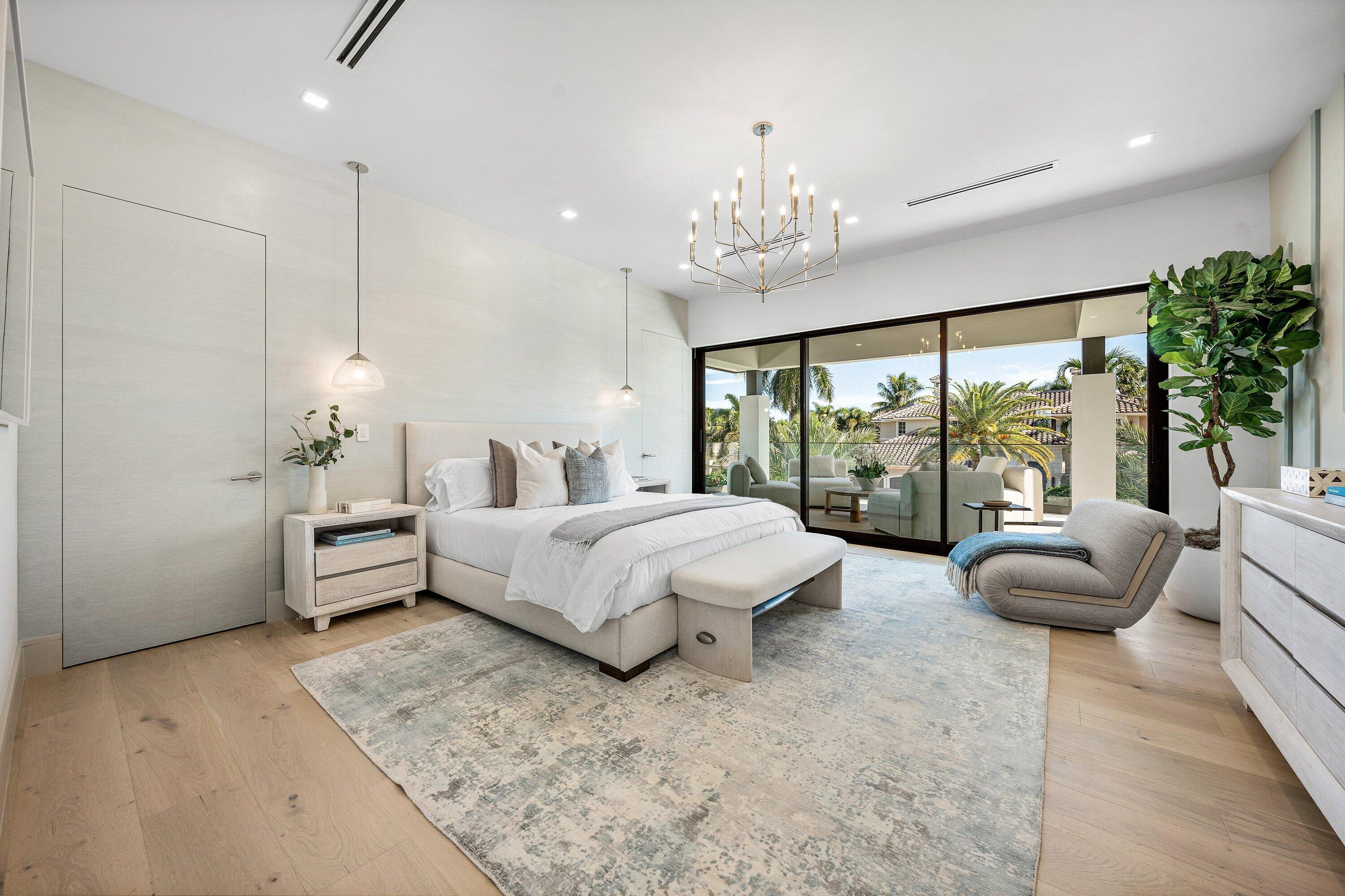 ROYAL PALM YACHT & COUNTRY CLUB - Residential