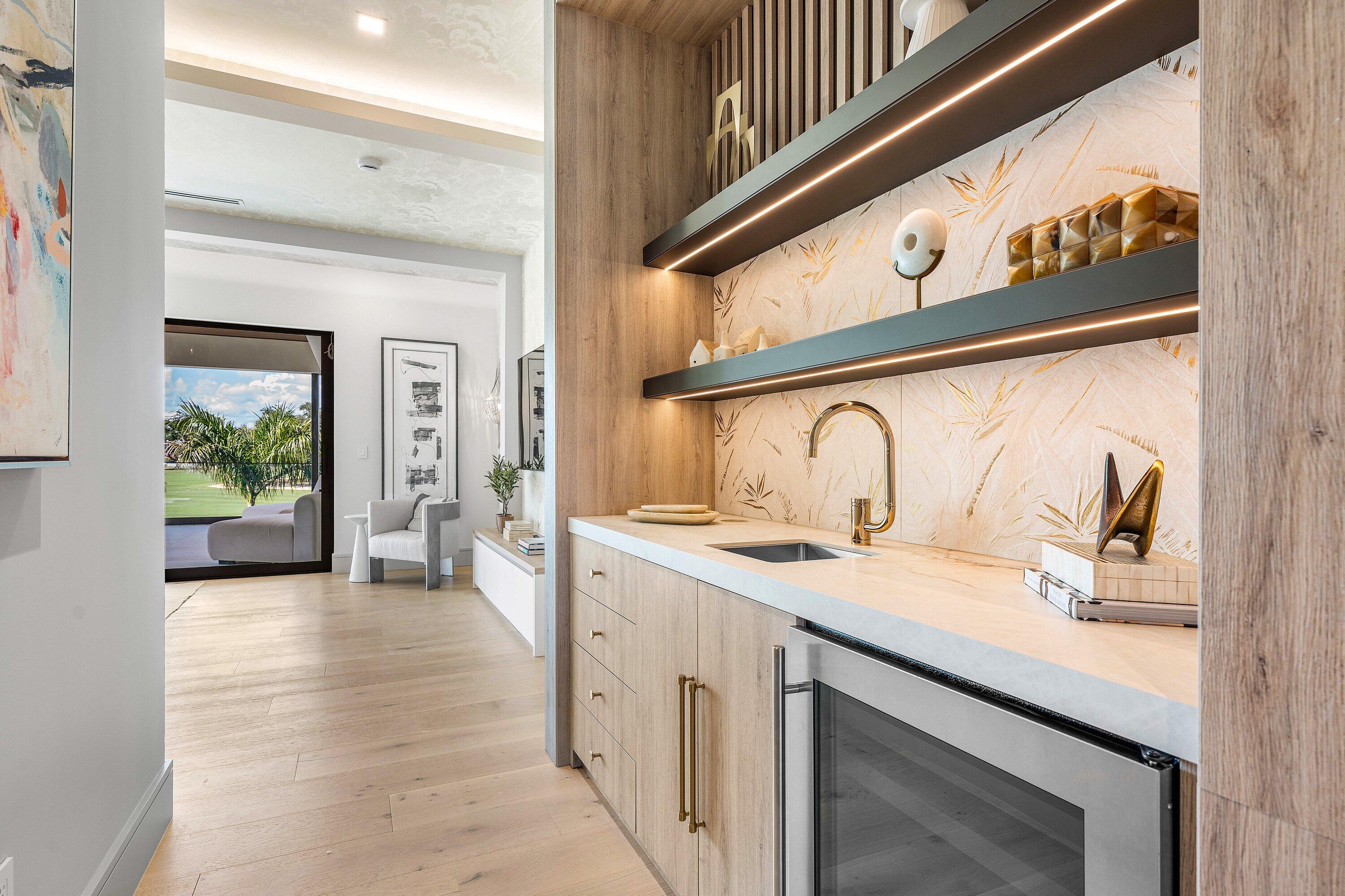 ROYAL PALM YACHT & COUNTRY CLUB - Residential