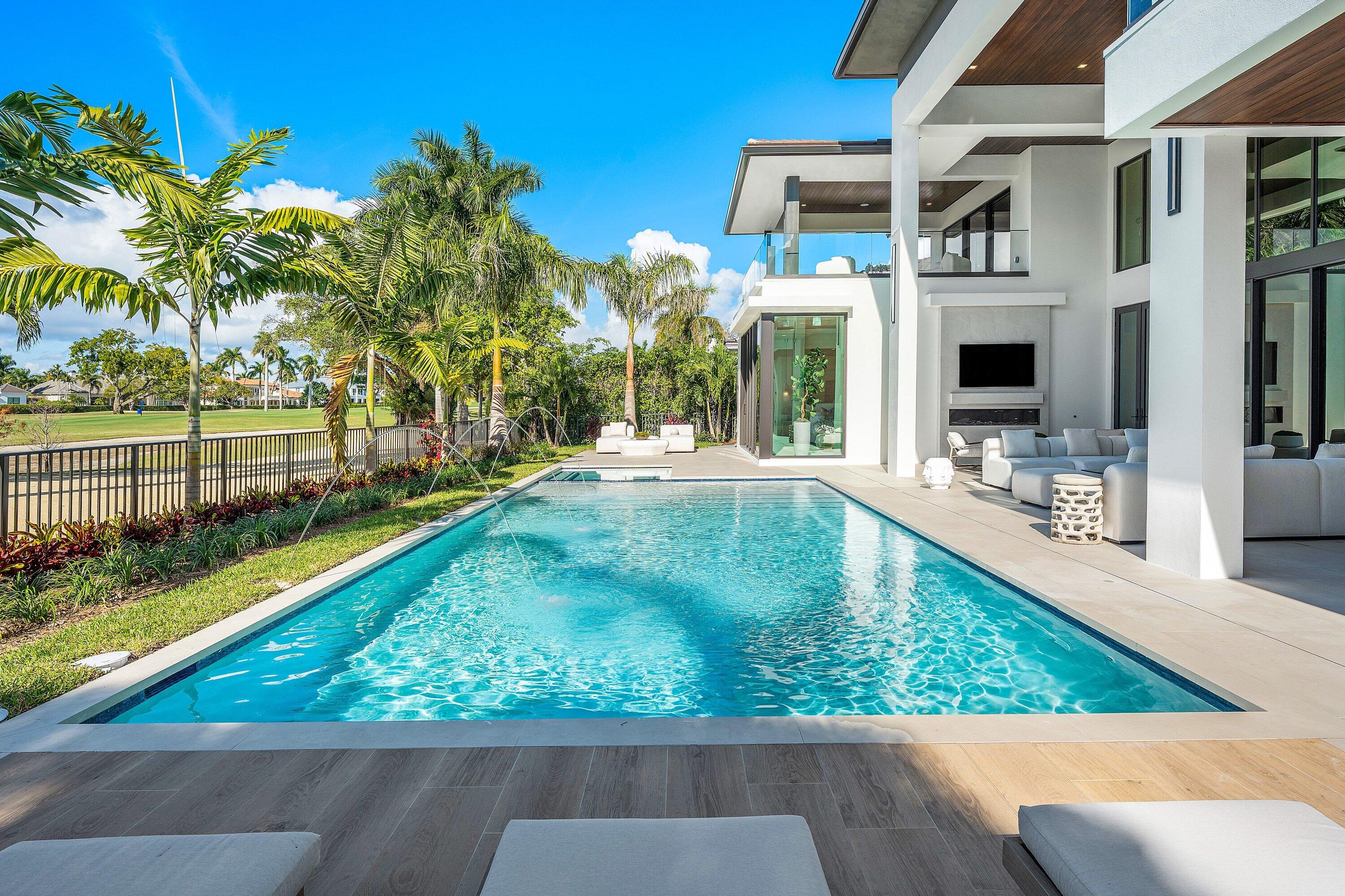 ROYAL PALM YACHT & COUNTRY CLUB - Residential