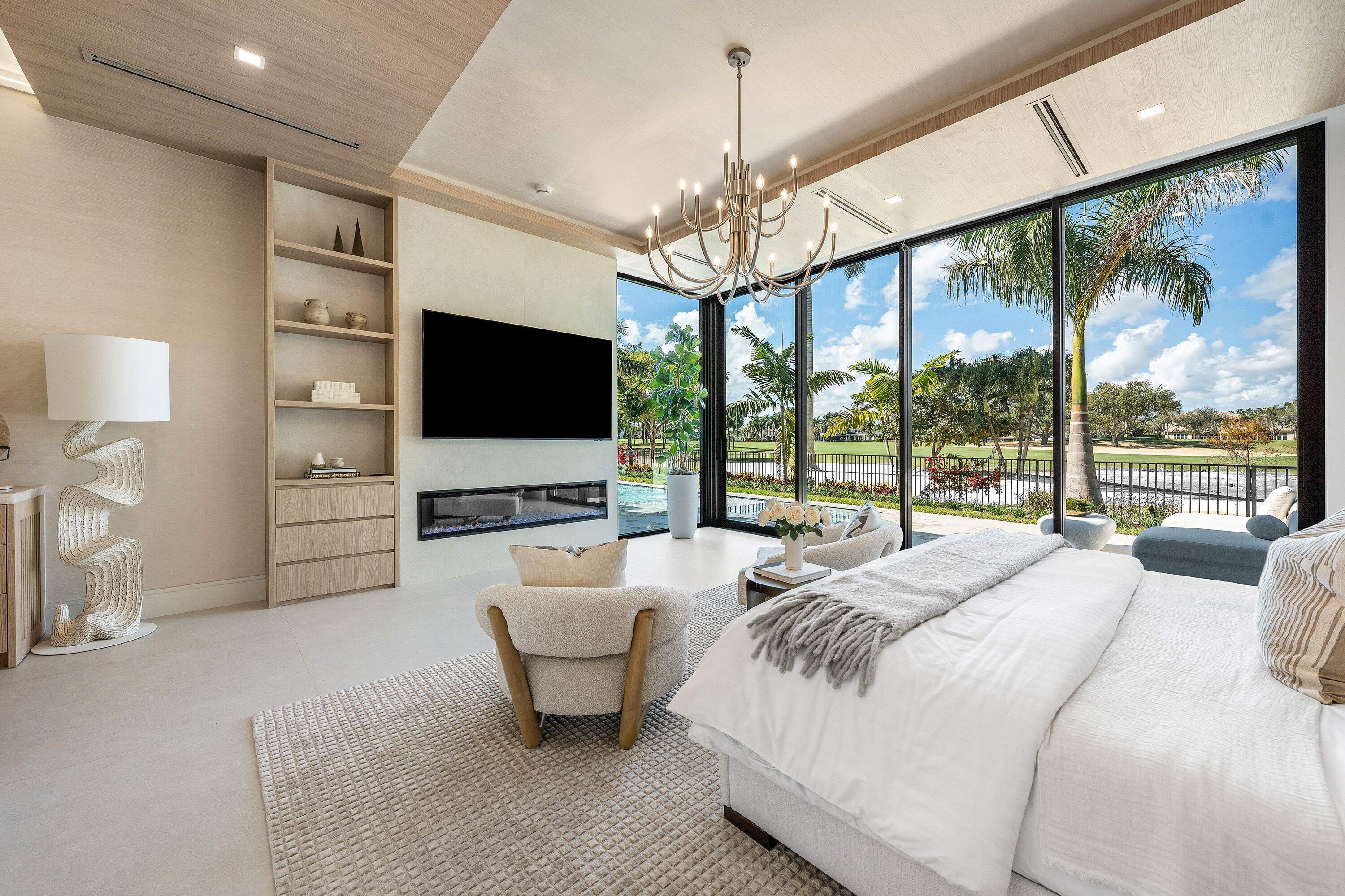 ROYAL PALM YACHT & COUNTRY CLUB - Residential