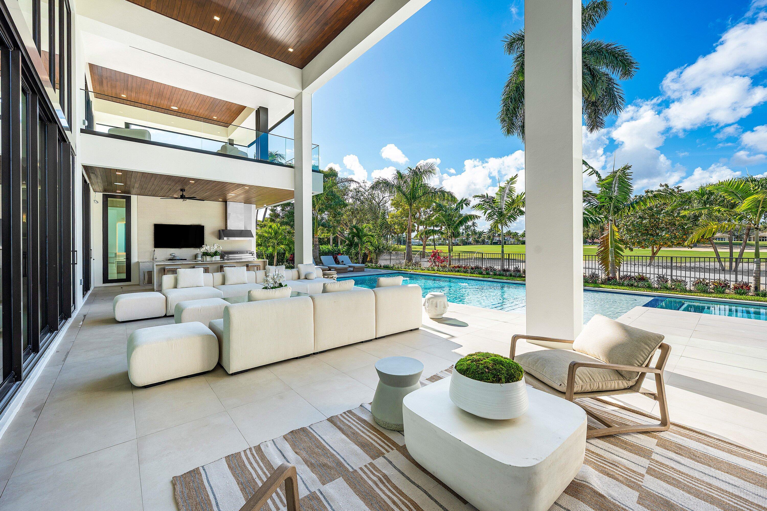 ROYAL PALM YACHT & COUNTRY CLUB - Residential