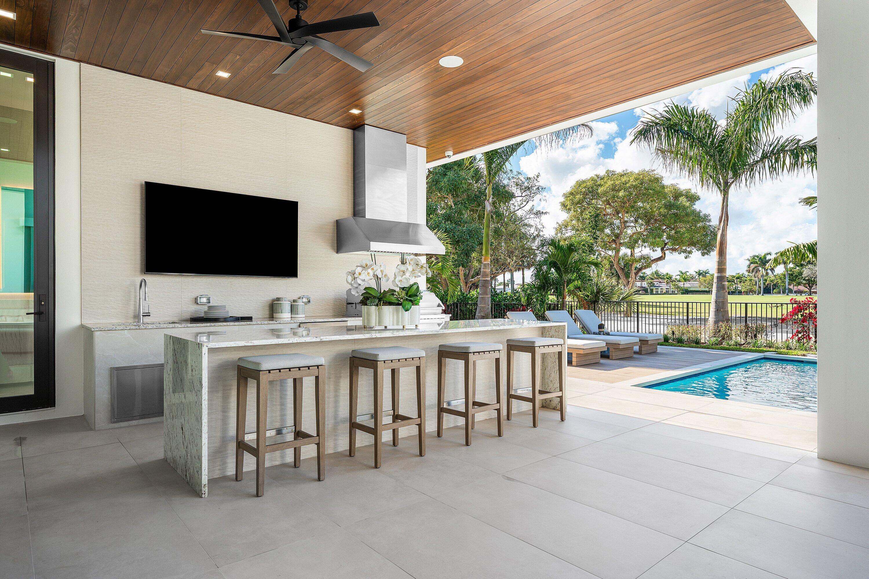 ROYAL PALM YACHT & COUNTRY CLUB - Residential