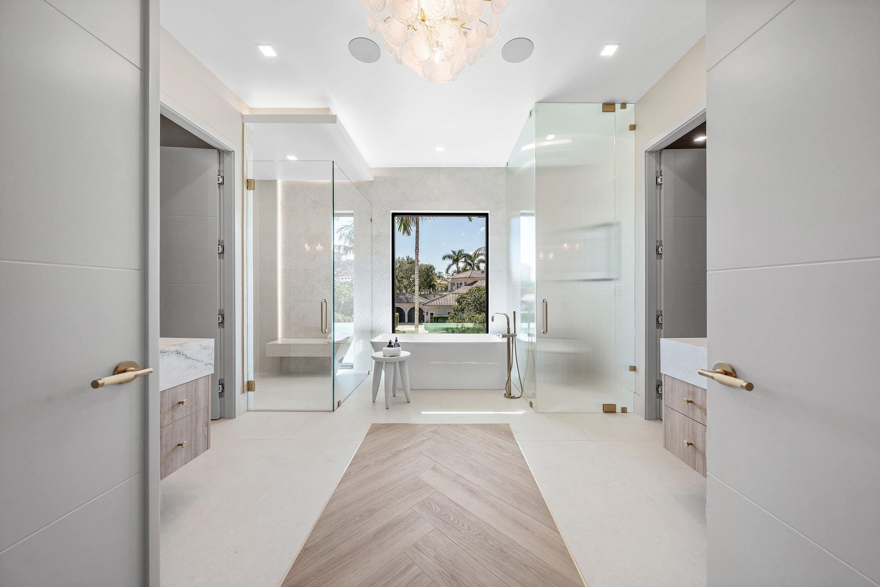 ROYAL PALM YACHT & COUNTRY CLUB - Residential