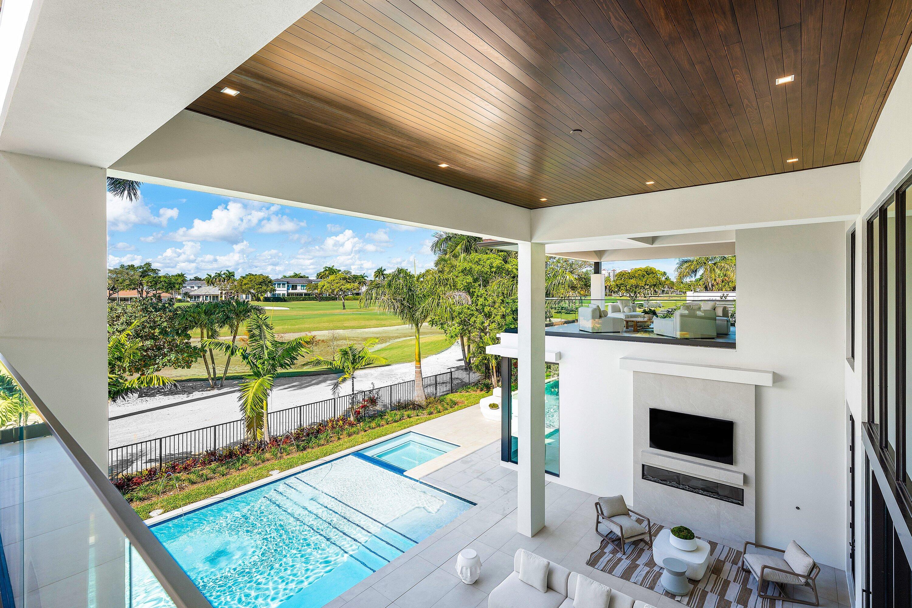 ROYAL PALM YACHT & COUNTRY CLUB - Residential