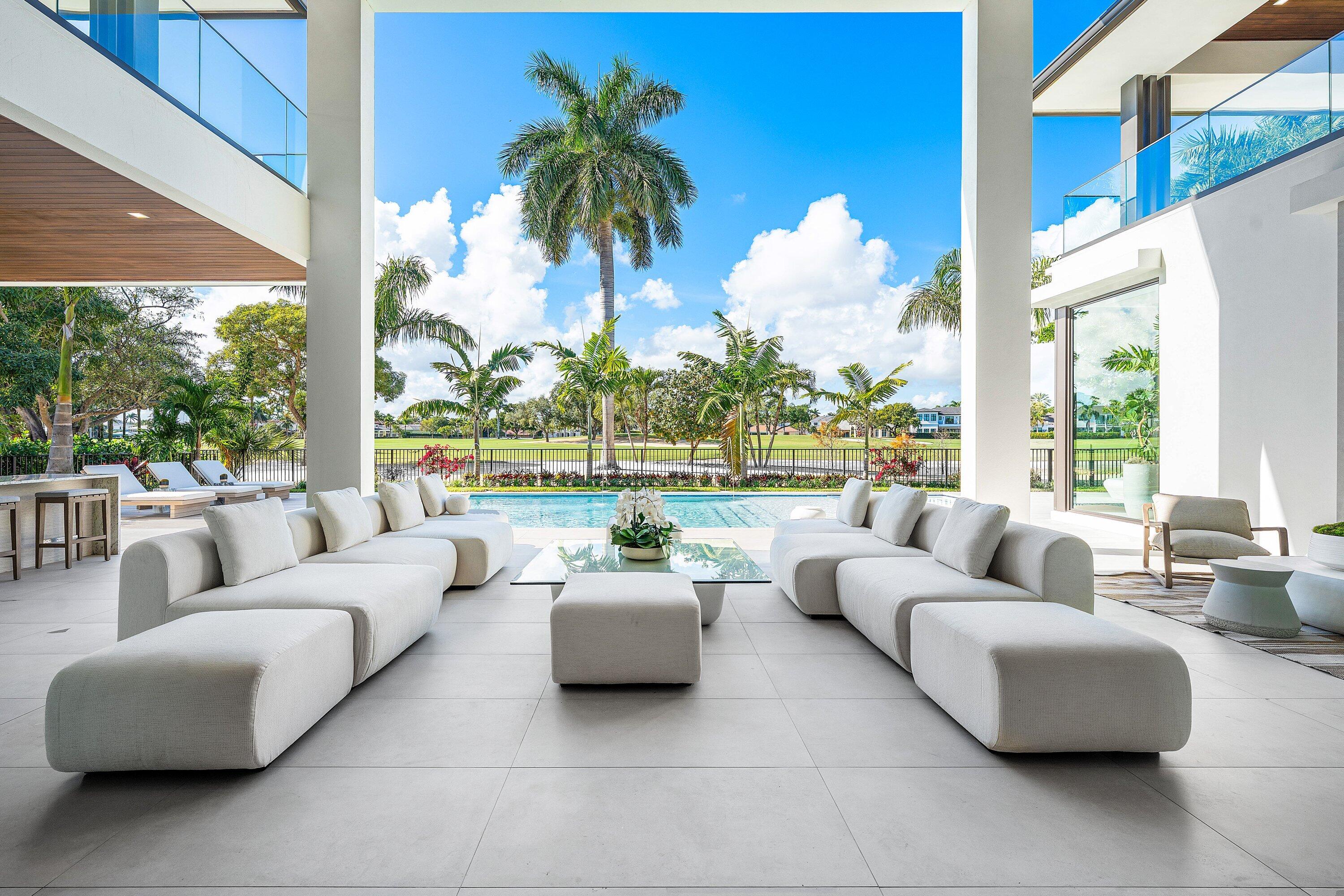 ROYAL PALM YACHT & COUNTRY CLUB - Residential