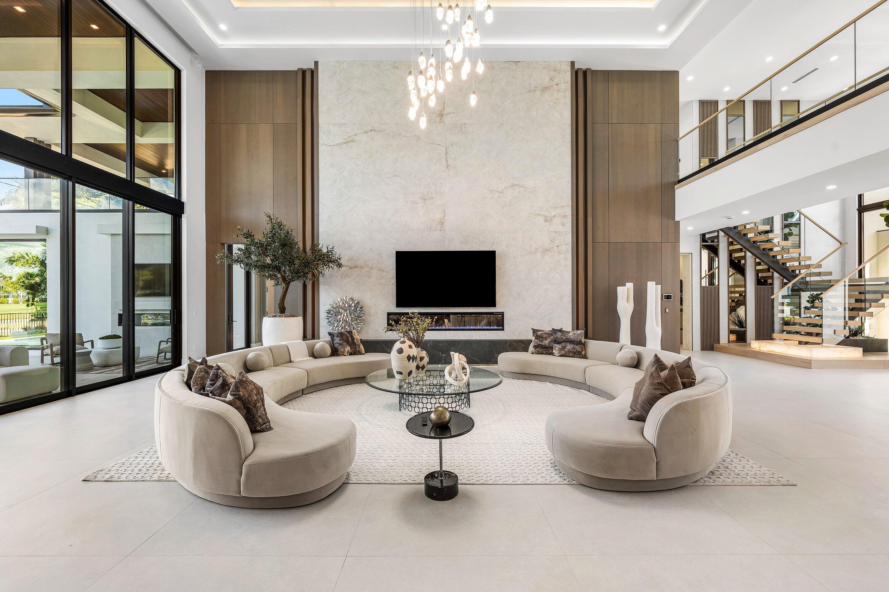 ROYAL PALM YACHT & COUNTRY CLUB - Residential