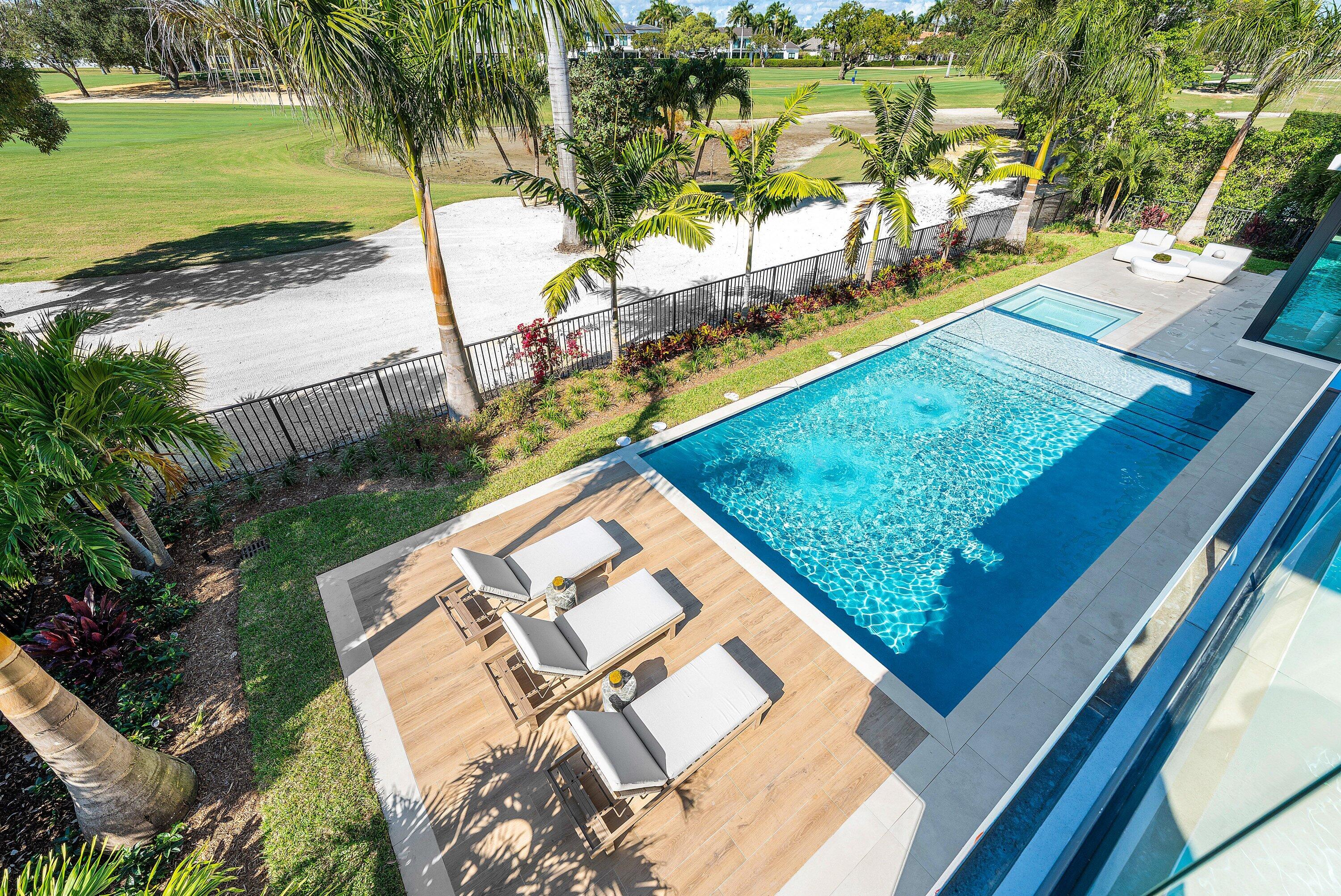 ROYAL PALM YACHT & COUNTRY CLUB - Residential