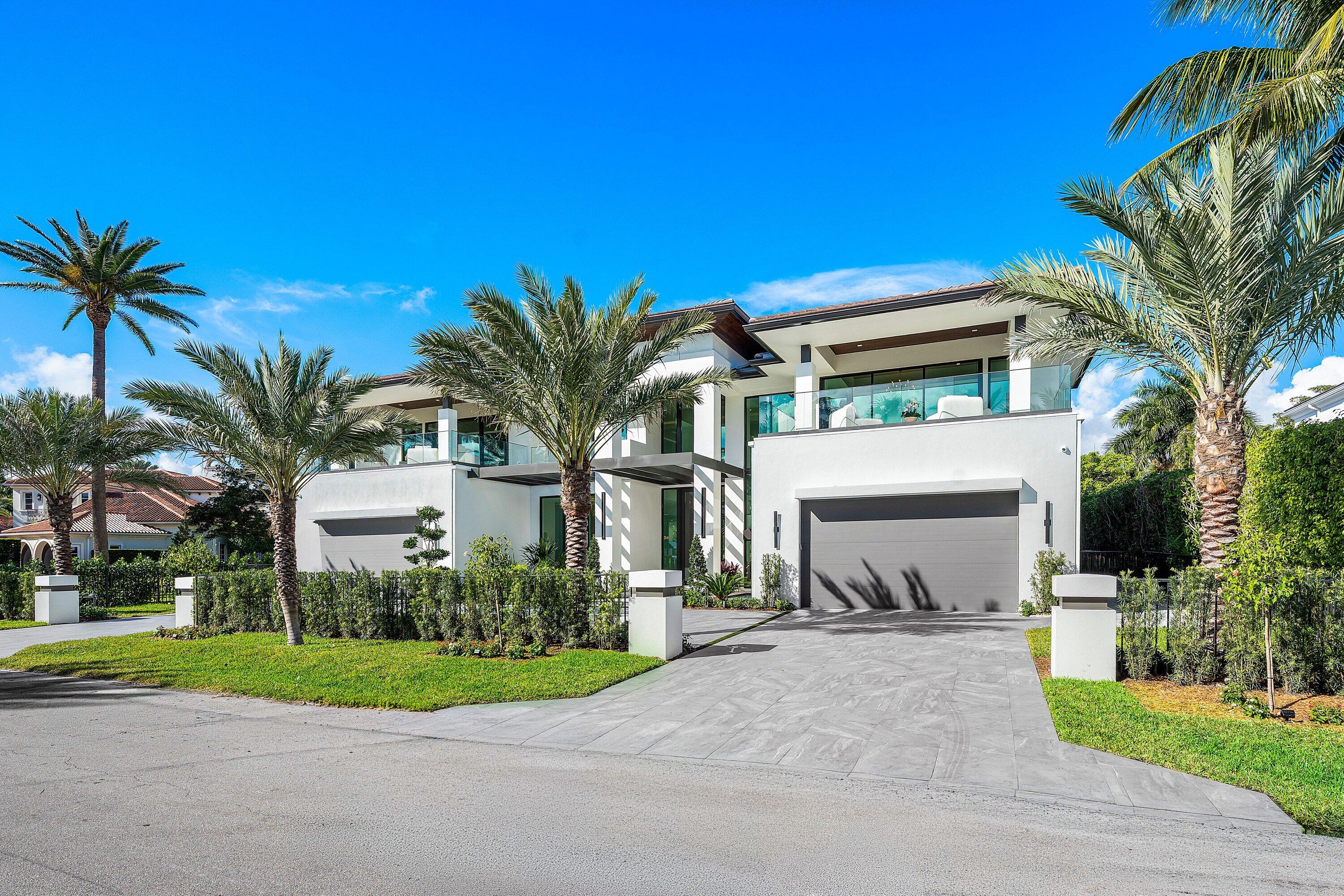 ROYAL PALM YACHT & COUNTRY CLUB - Residential