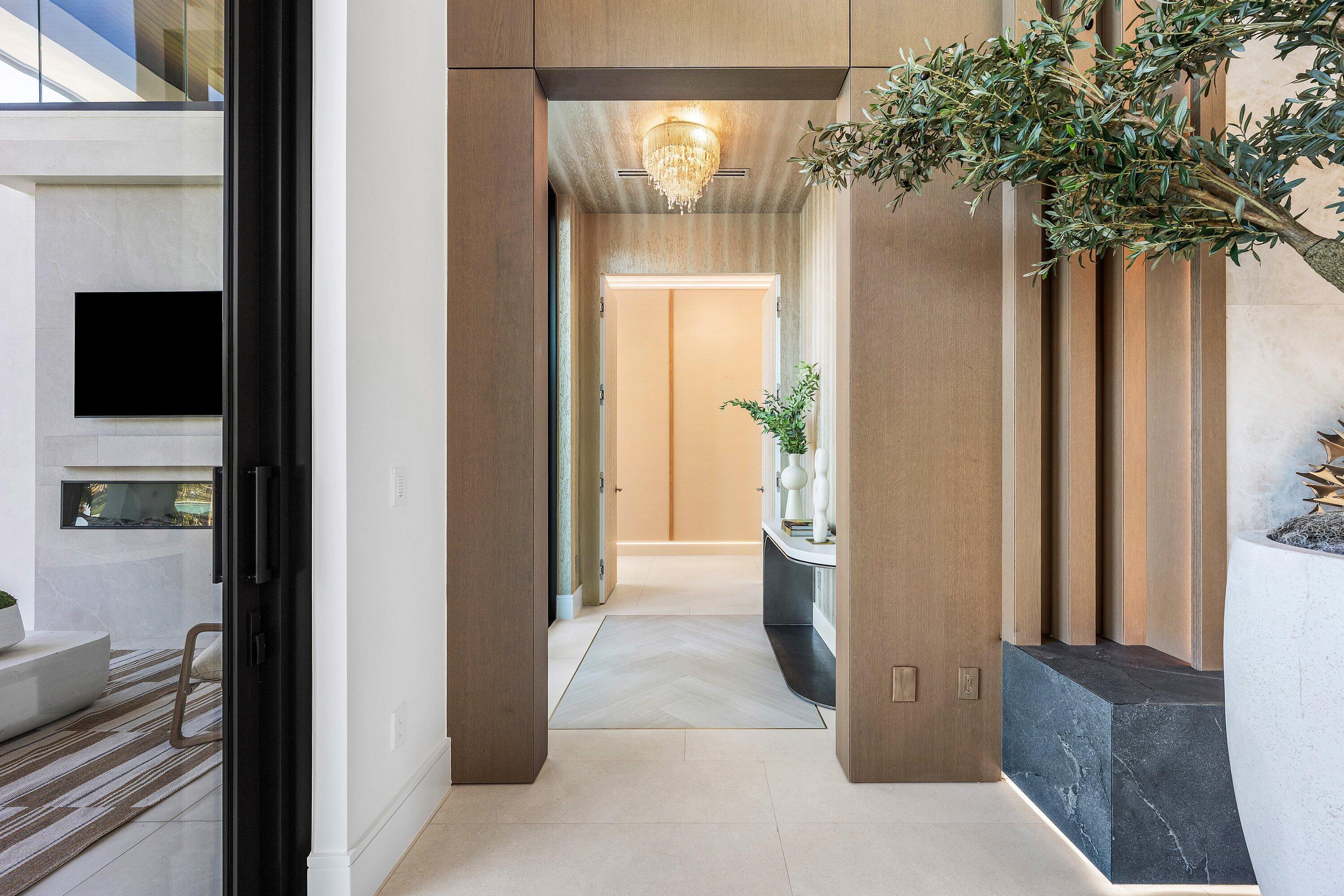 ROYAL PALM YACHT & COUNTRY CLUB - Residential