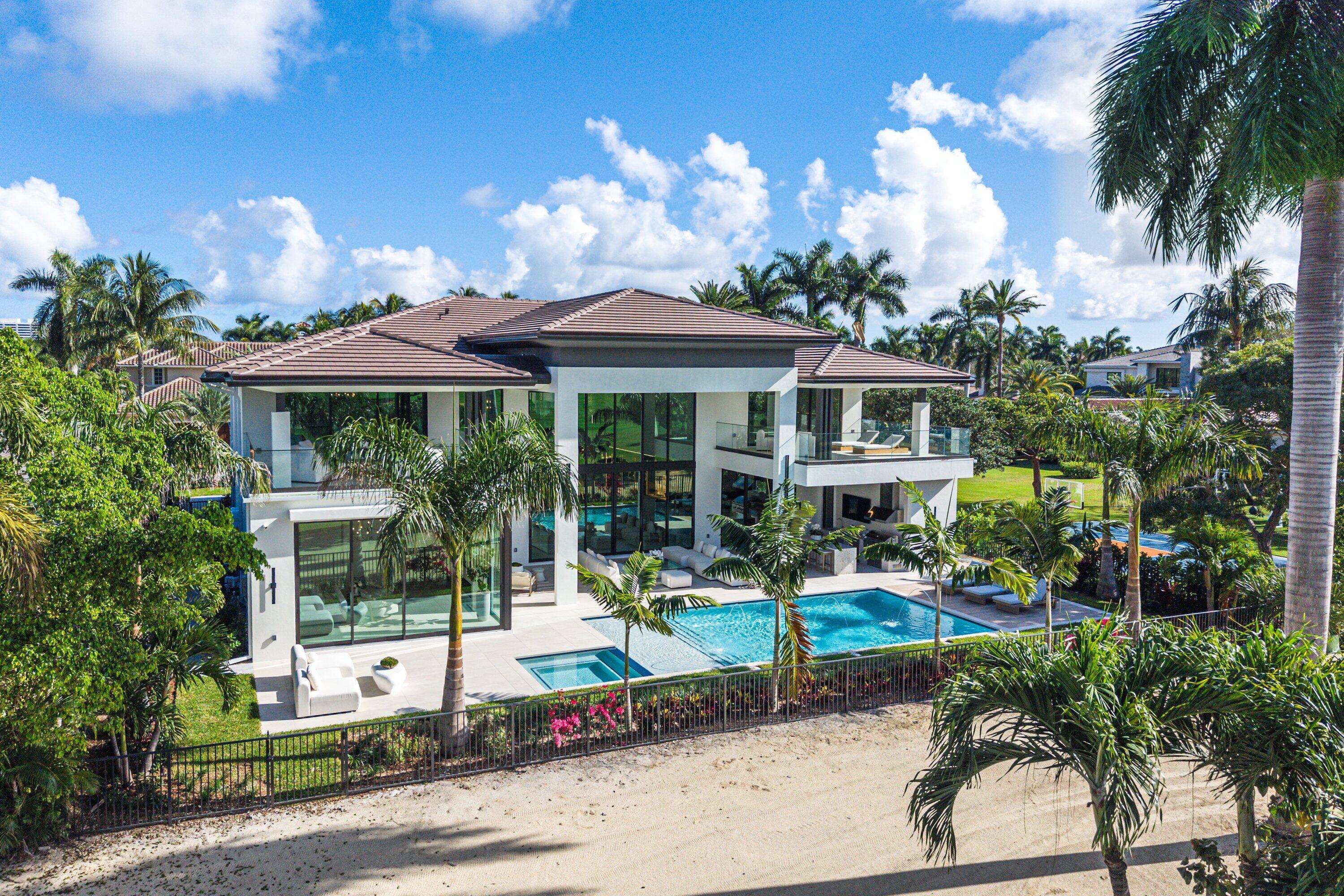 ROYAL PALM YACHT & COUNTRY CLUB - Residential