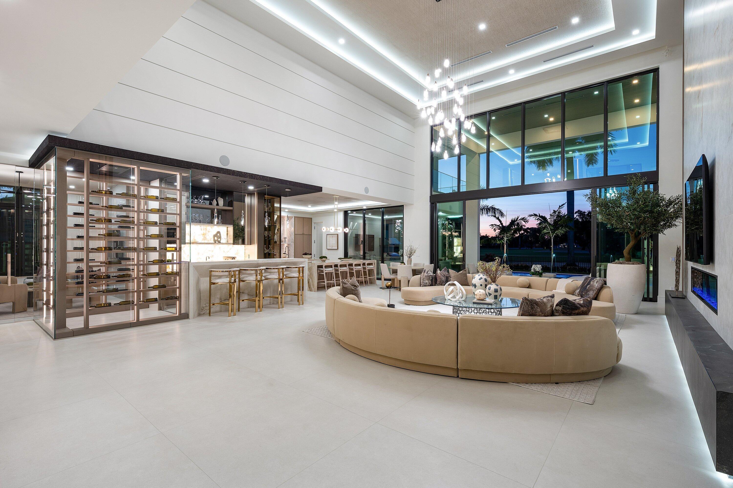 ROYAL PALM YACHT & COUNTRY CLUB - Residential